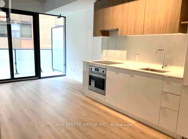 161 Roehampton Avenue 320, Toronto, ON M4P 0C8 photo 3