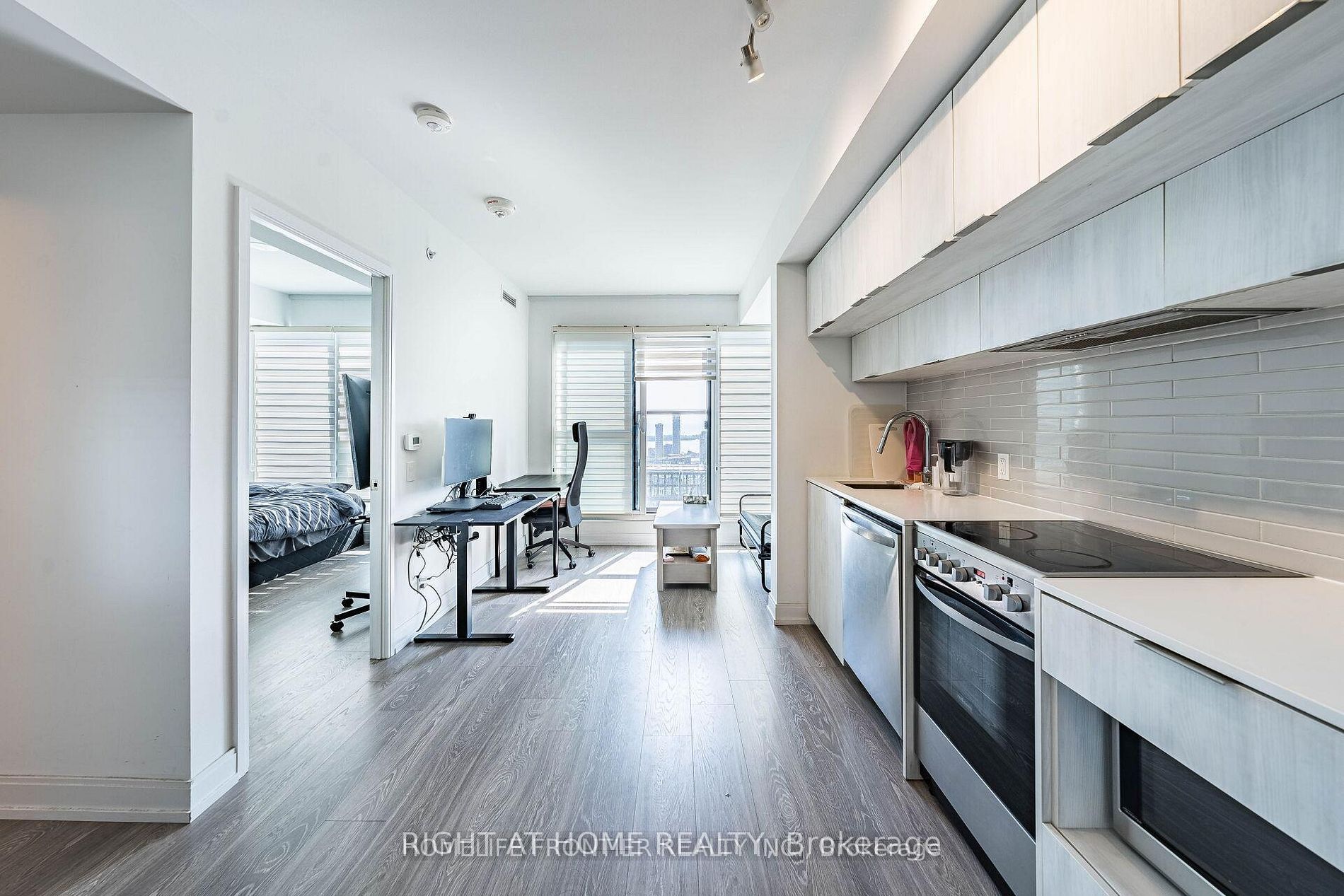 181 Dundas Street E 4608, Toronto, ON M5A 0N5 photo 2
