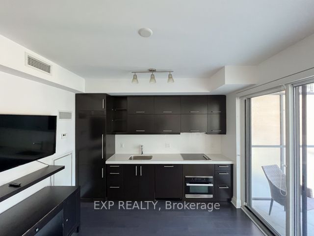 65 St. Mary Street 610, Toronto, ON M5S 0A6 photo 4