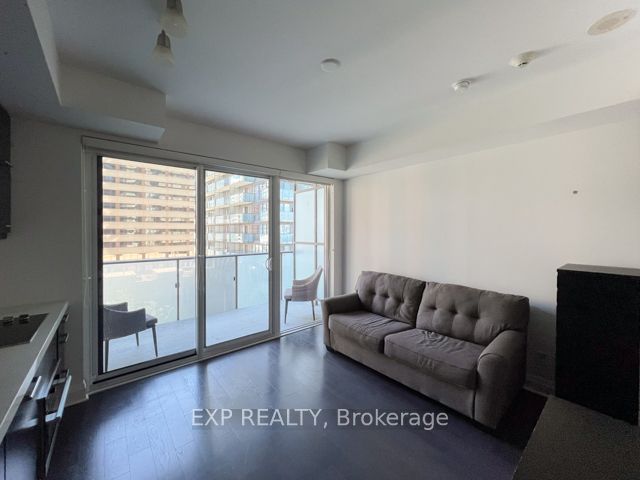 65 St. Mary Street 610, Toronto, ON M5S 0A6 photo 5