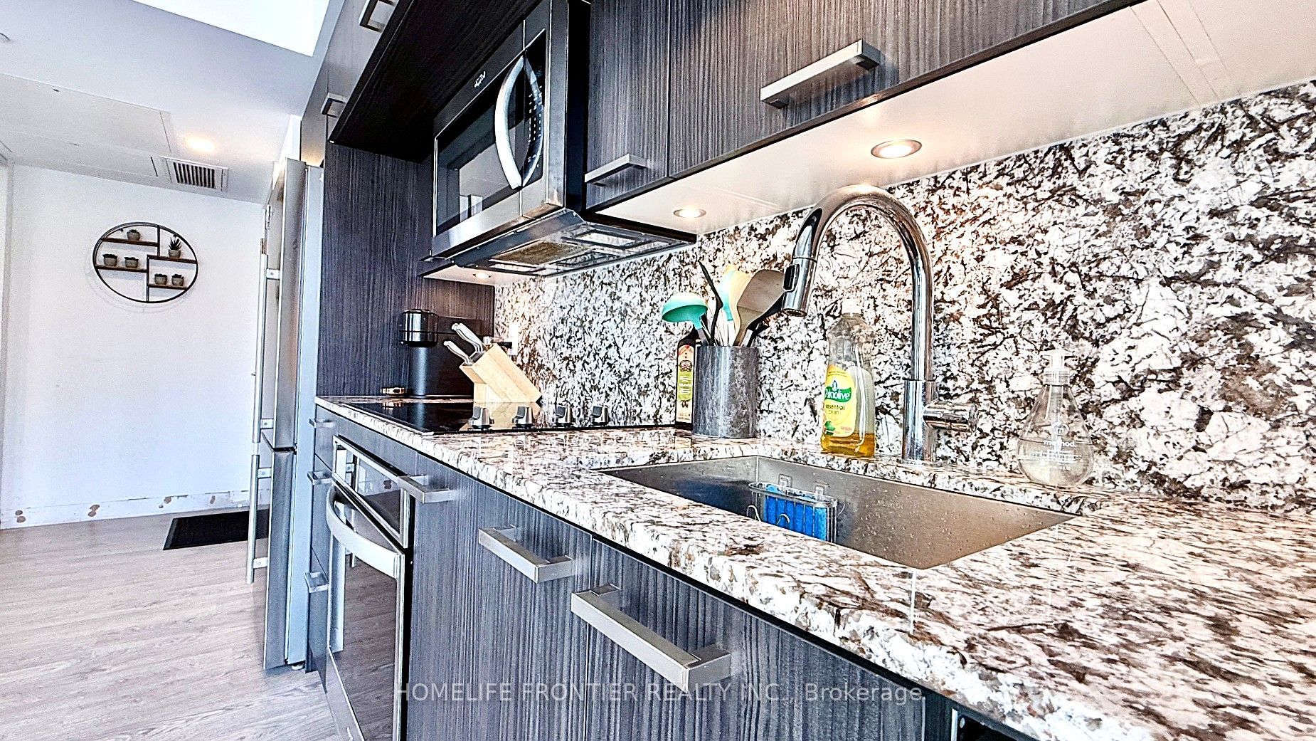 50 McCaul Street 805, Toronto, ON M5T 0B6 photo 5
