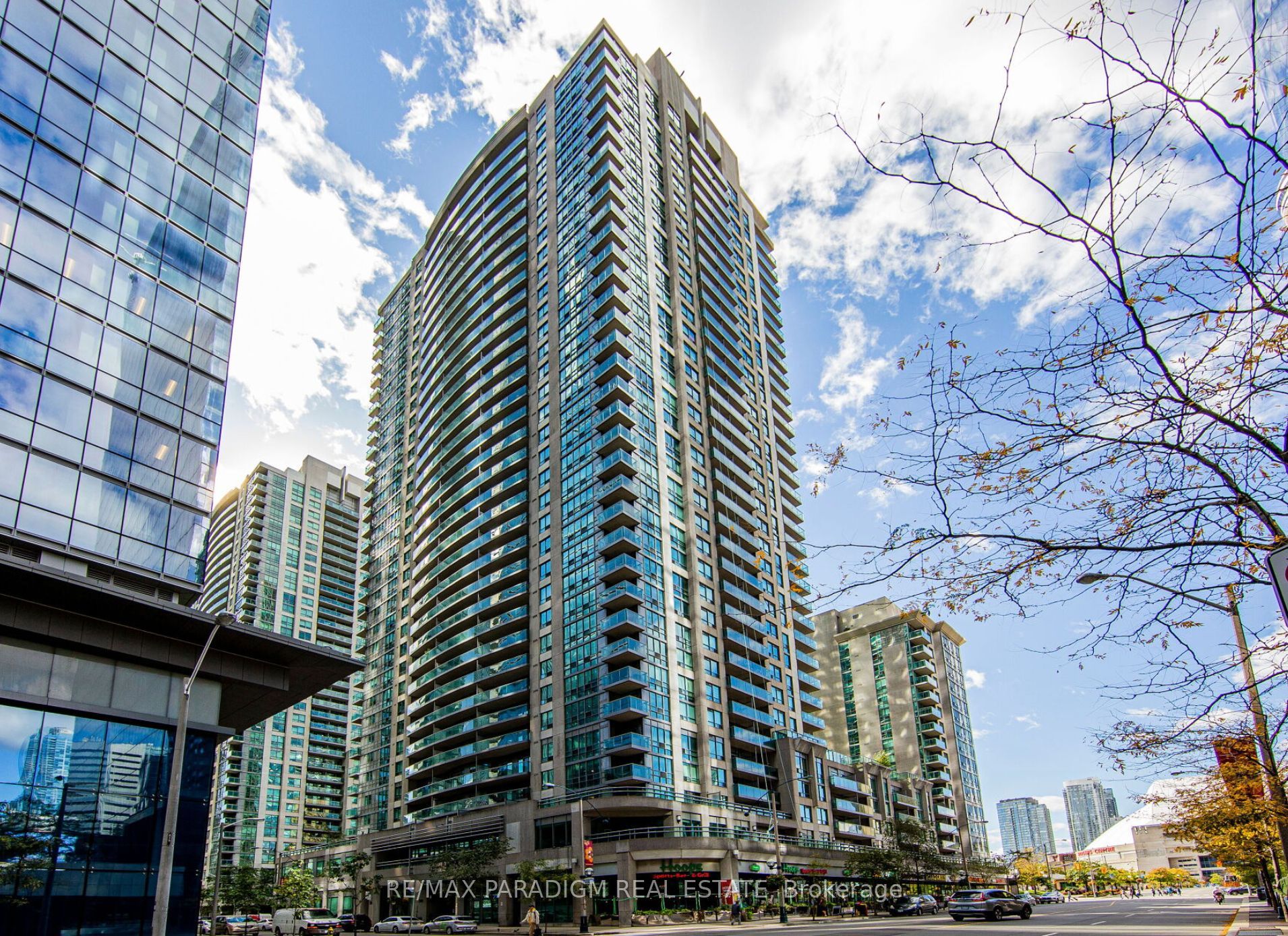 30 Grand Trunk Crescent 3703, Toronto, ON M5J 3A4