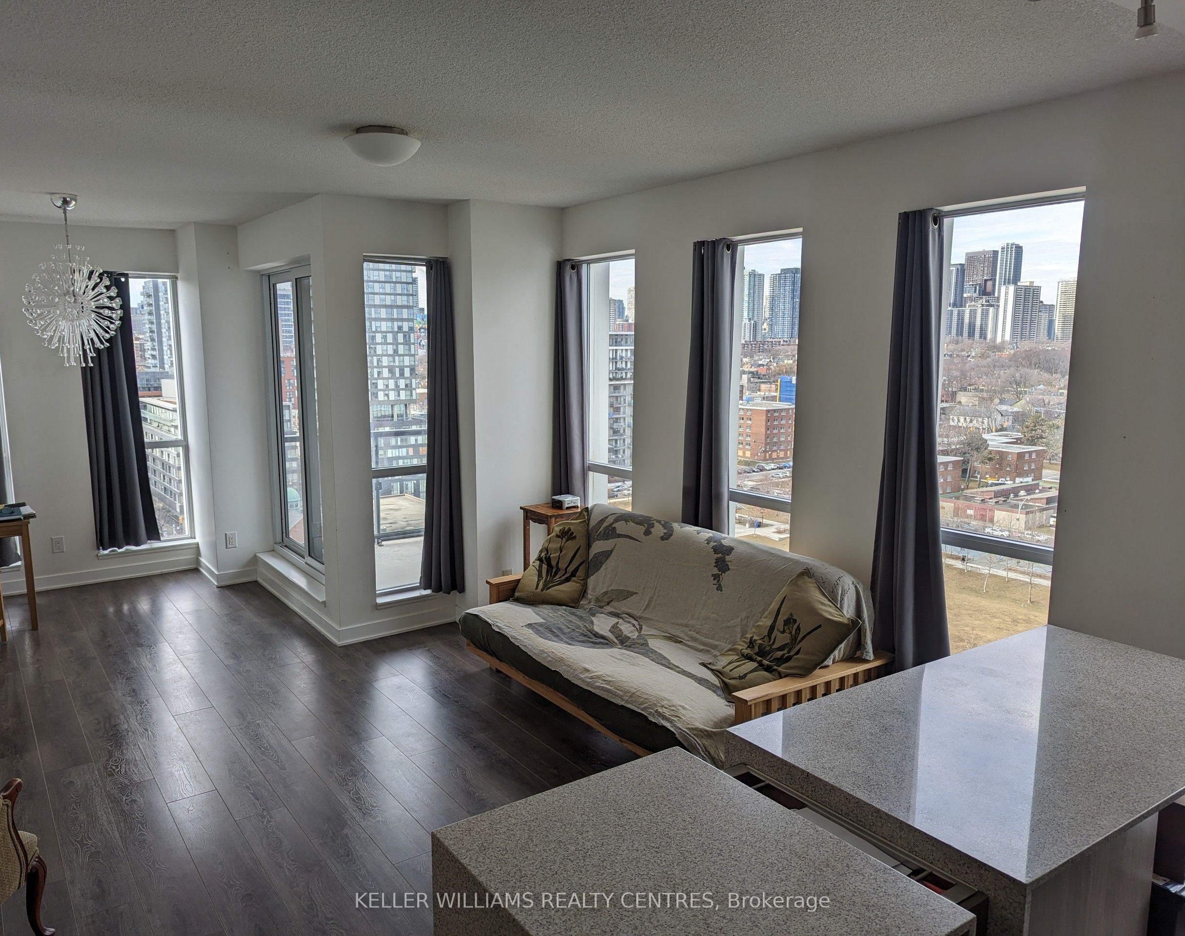 170 Sumach Street 1409, Toronto, ON M5A 3K2 photo 2