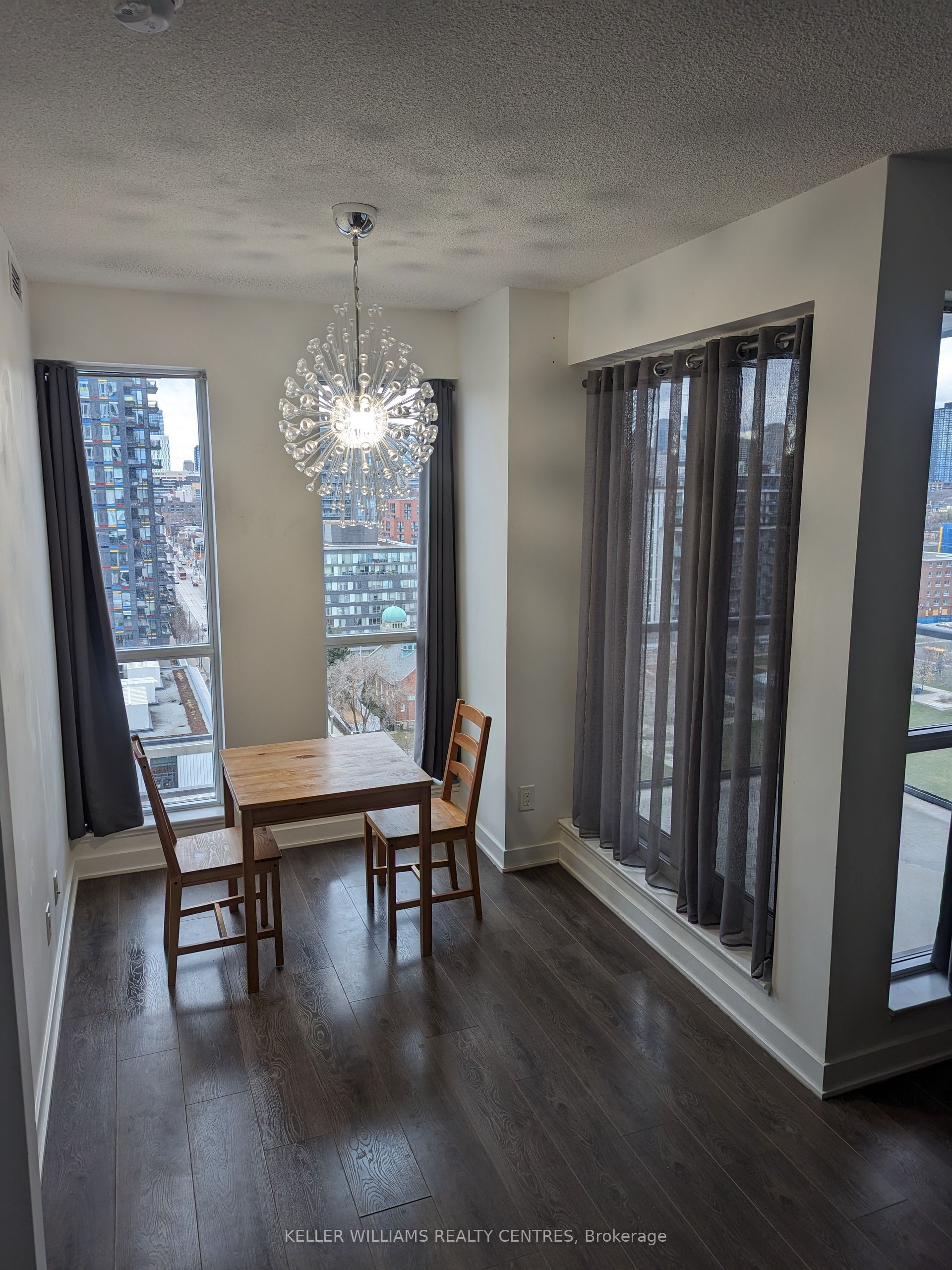 170 Sumach Street 1409, Toronto, ON M5A 3K2 photo 3