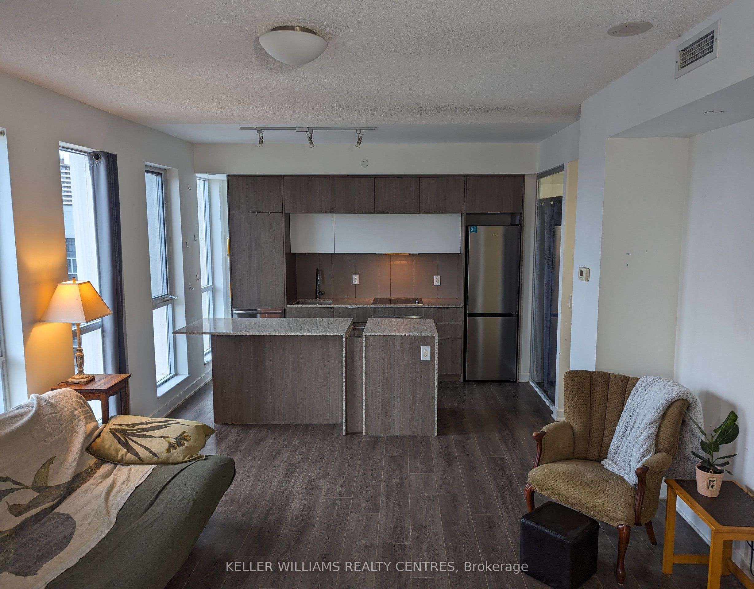 170 Sumach Street 1409, Toronto, ON M5A 3K2 photo 4