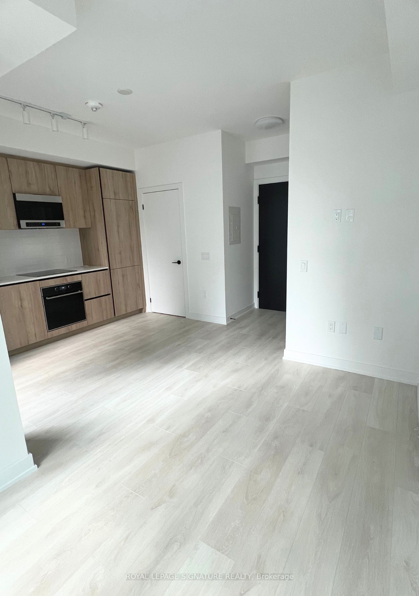 117 Broadway Avenue 2903, Toronto, ON M4P 1V3 photo 2