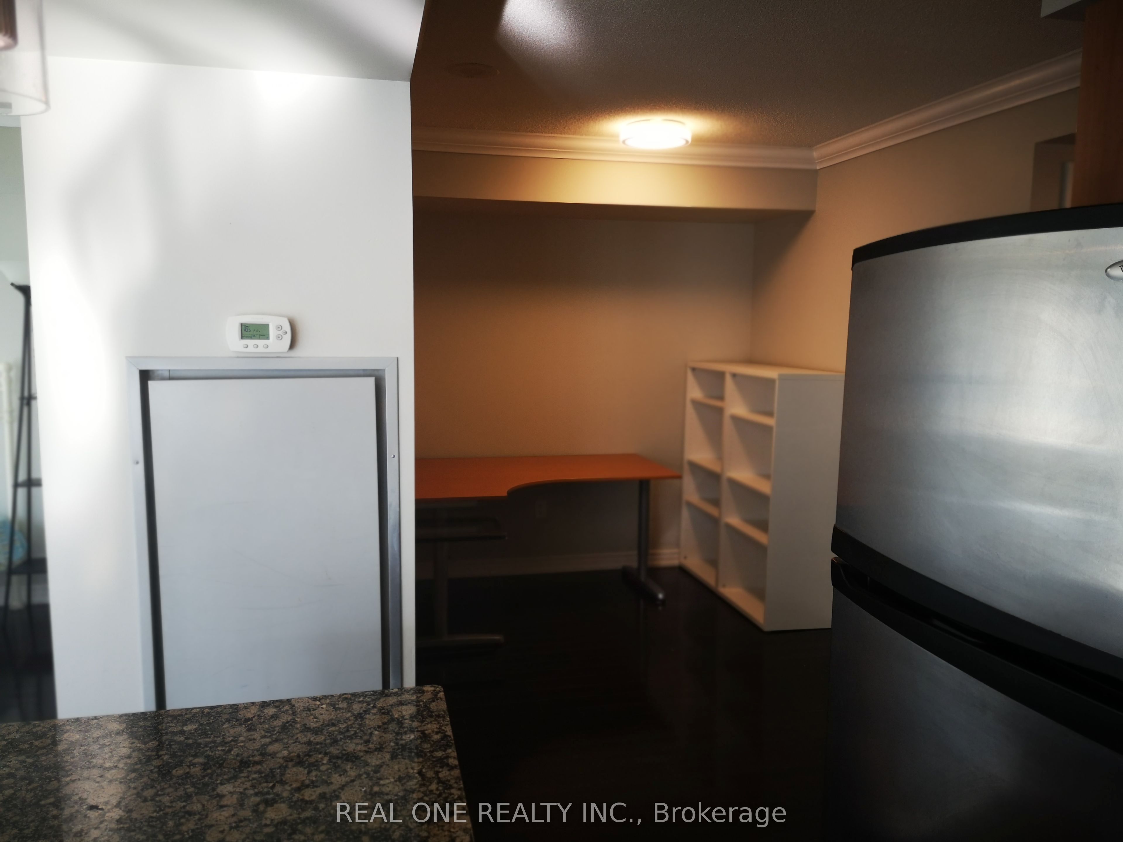 37 Grosvenor Street 402, Toronto, ON M4Y 3G5 photo 4