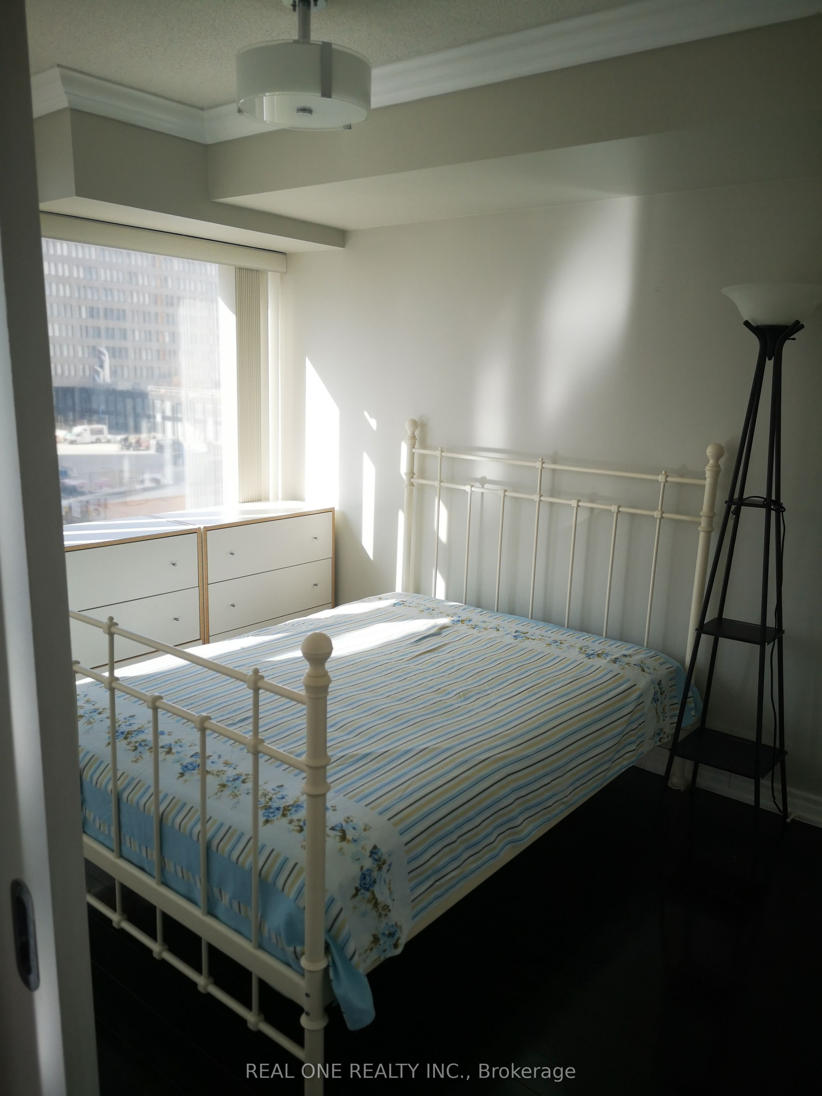 37 Grosvenor Street 402, Toronto, ON M4Y 3G5 photo 5