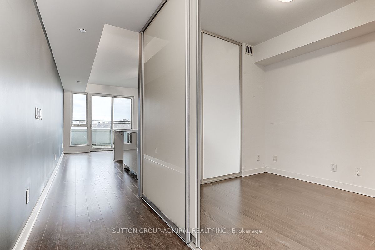 156 Portland Street 403, Toronto, ON M5V 0G1 photo 3
