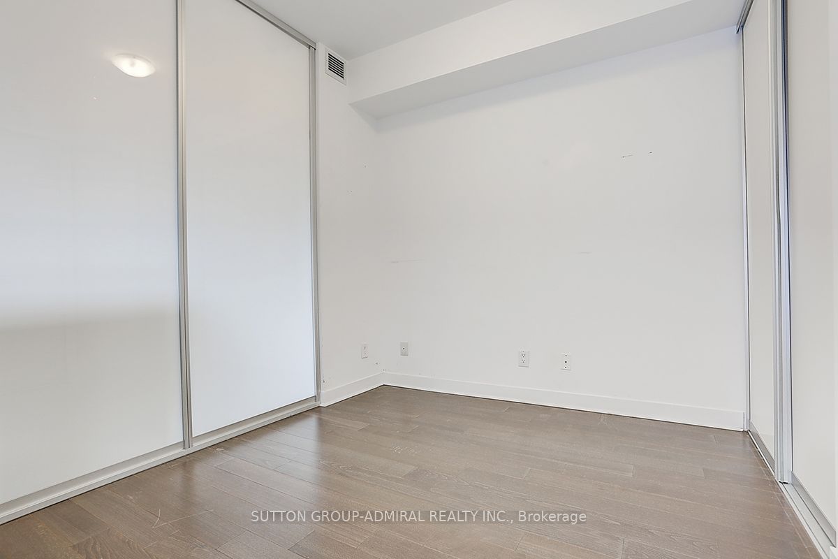 156 Portland Street 403, Toronto, ON M5V 0G1 photo 4