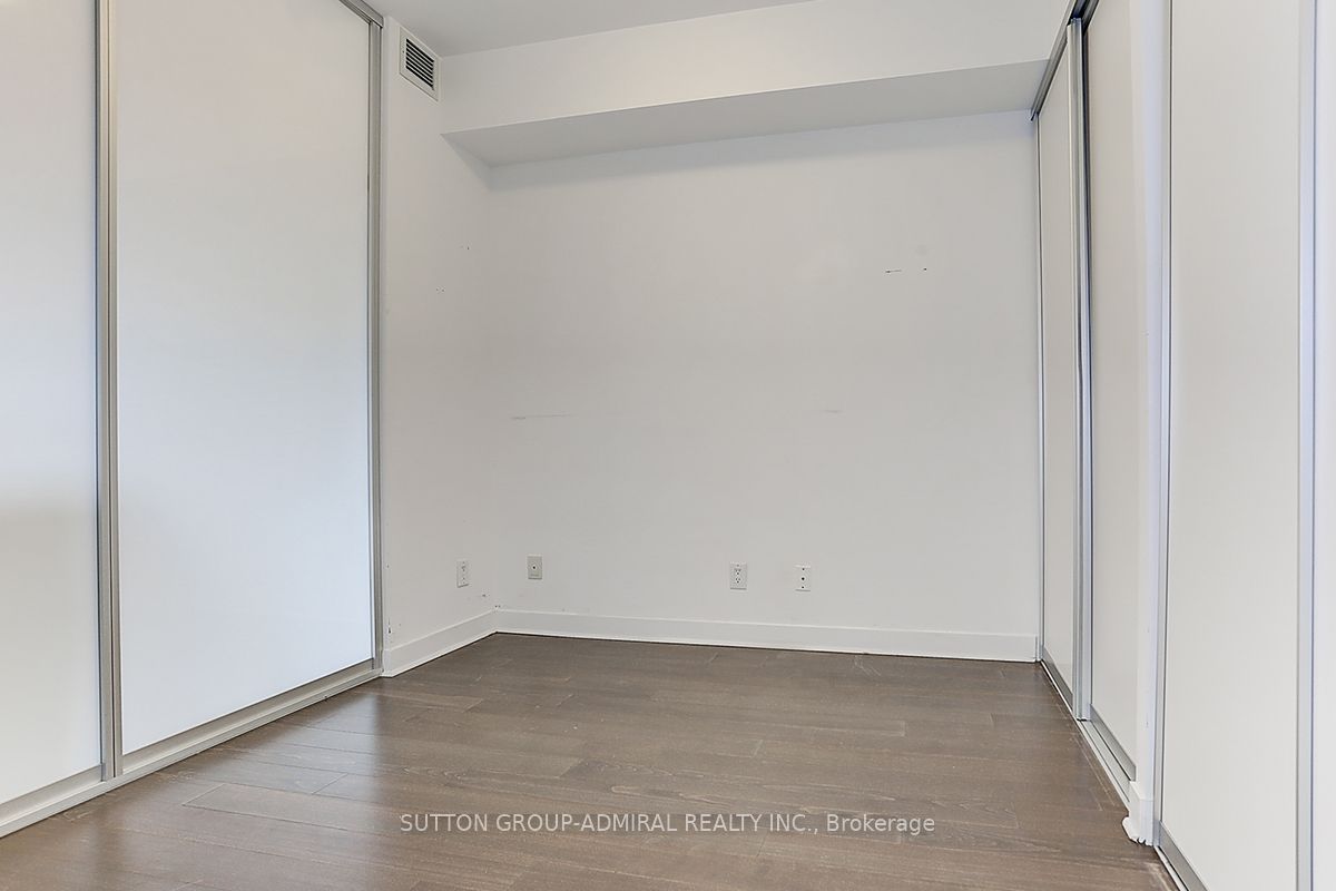 156 Portland Street 403, Toronto, ON M5V 0G1 photo 5