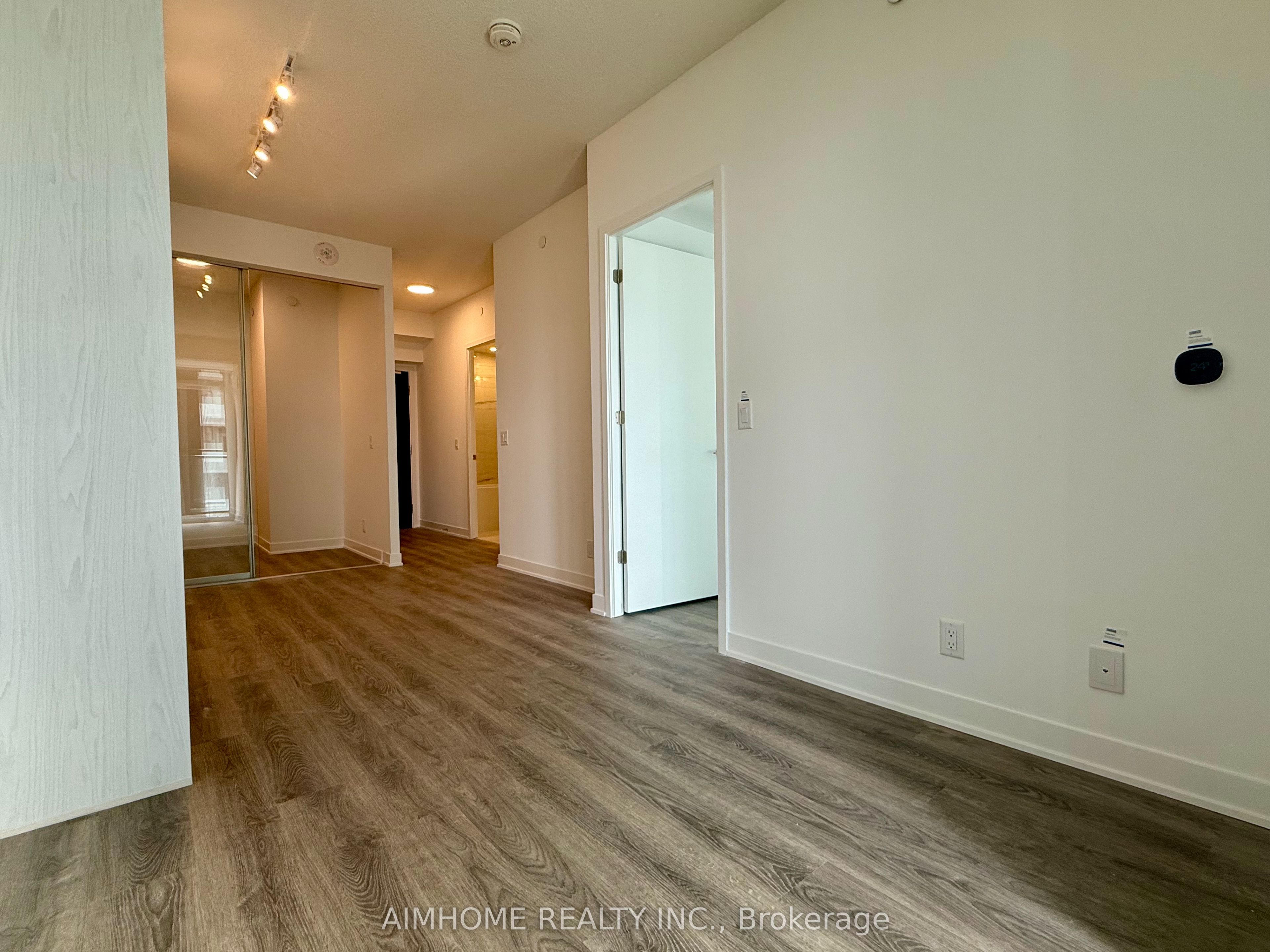 180 Front Street E 2909, Toronto, ON M5A 0A9 photo 3