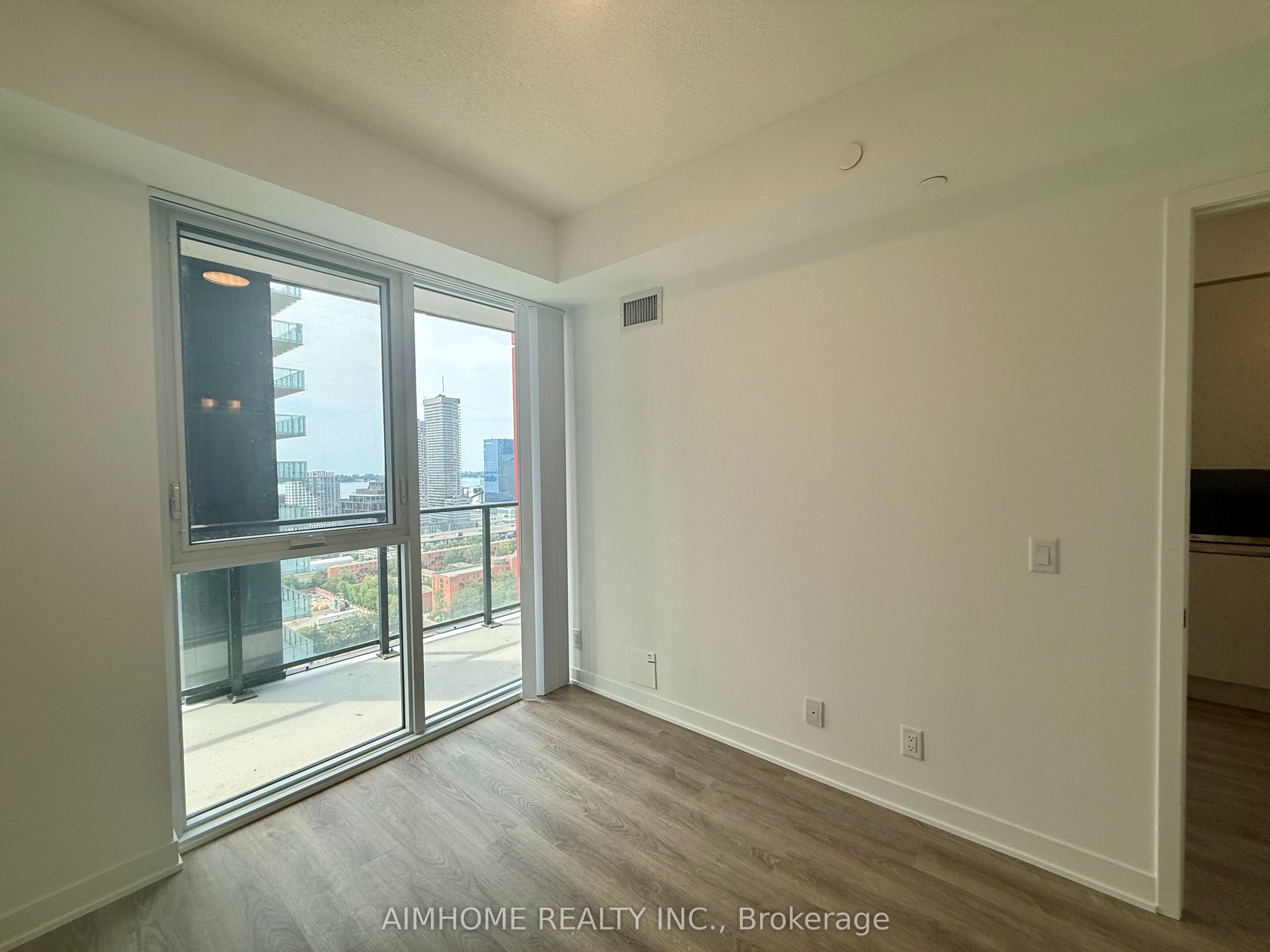 180 Front Street E 2909, Toronto, ON M5A 0A9 photo 5
