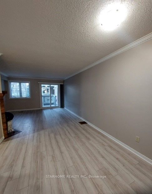 33D Shaw Street, Toronto, ON M6J 3T5 photo 2