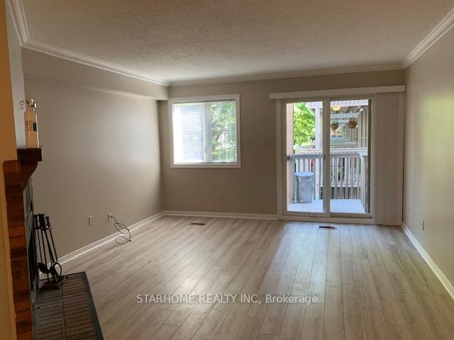 33D Shaw Street, Toronto, ON M6J 3T5 photo 4
