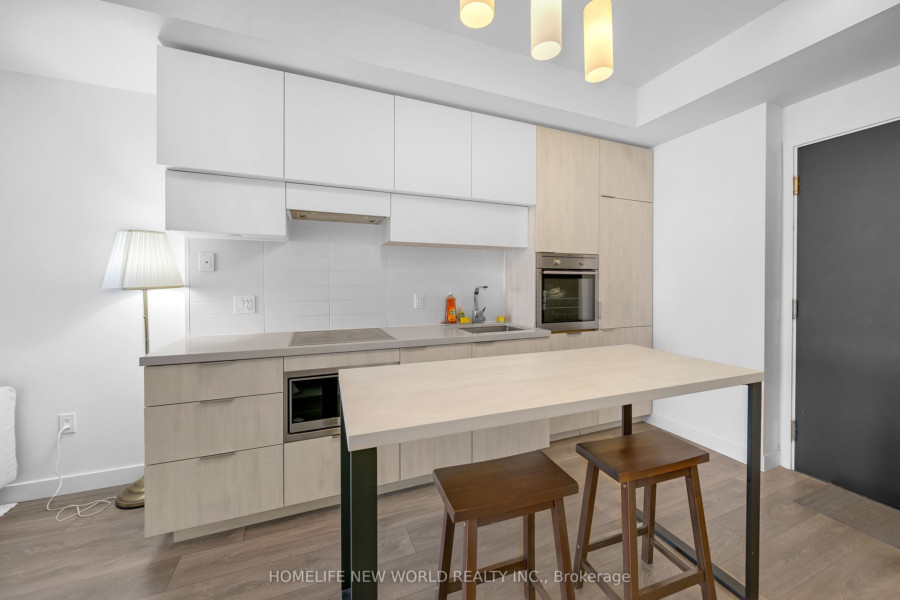 8 Eglinton Avenue E 4903, Toronto, ON M4P 1A6 photo 4