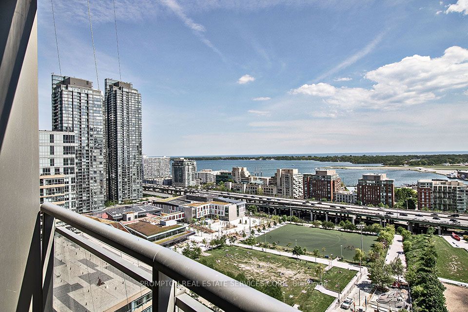 21 Iceboat Terrace 2208, Toronto, ON M5V 4B1 photo 3