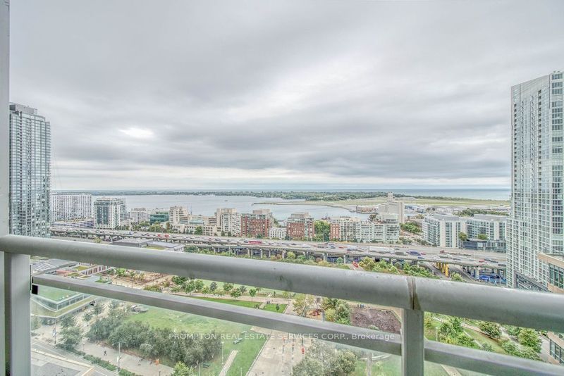 21 Iceboat Terrace 2208, Toronto, ON M5V 4B1 photo 5