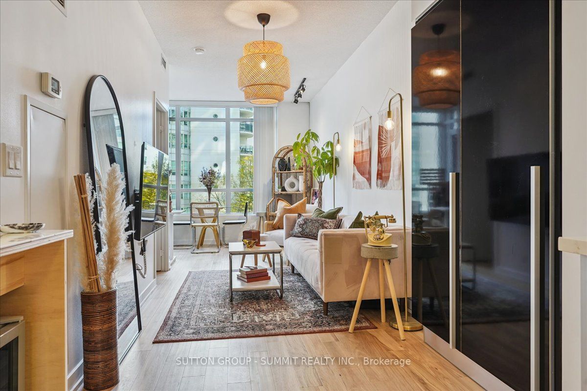 38 Dan Leckie Way 515, Toronto, ON M5V 2V6 photo 2