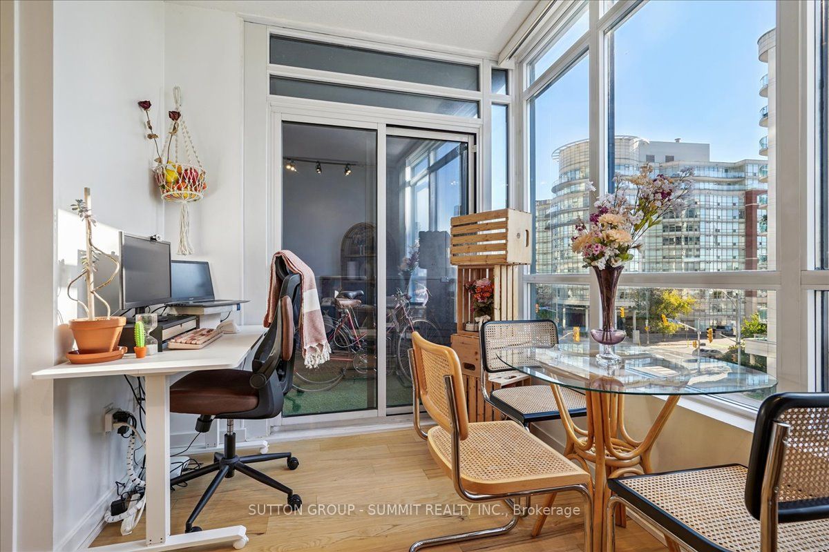 38 Dan Leckie Way 515, Toronto, ON M5V 2V6 photo 5