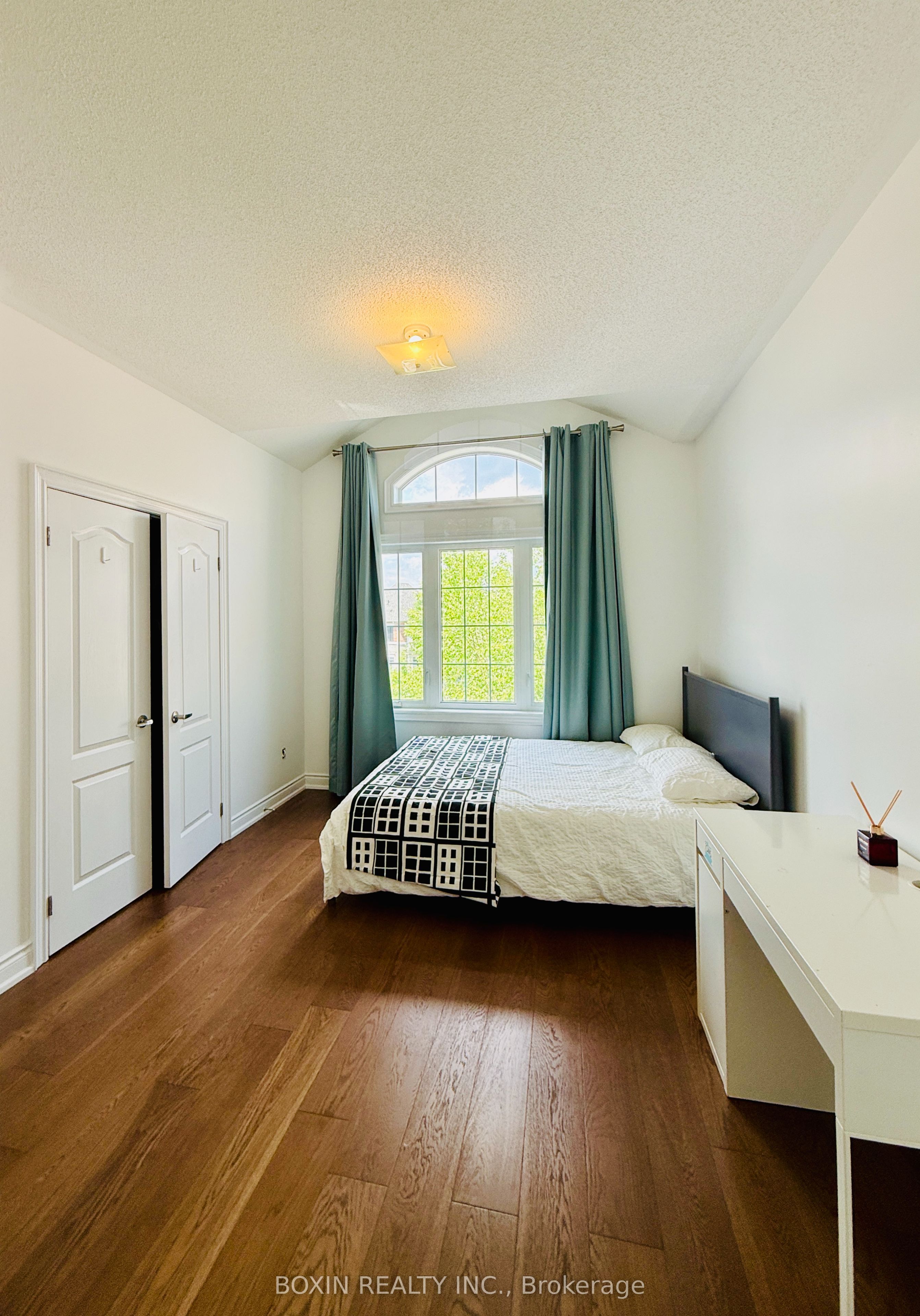 22 Queen Magdalene Place Room 1, Toronto, ON M2H 0A6 photo 3