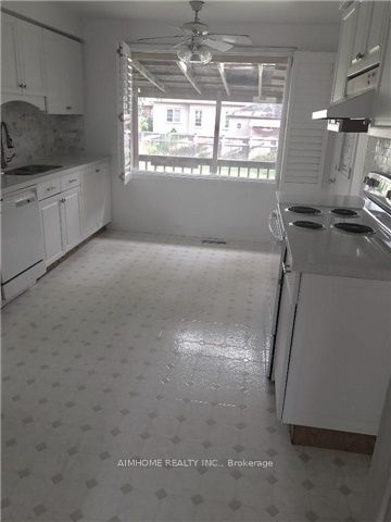 481 Hounslow Avenue, Toronto, ON M2R 1J1 photo 3
