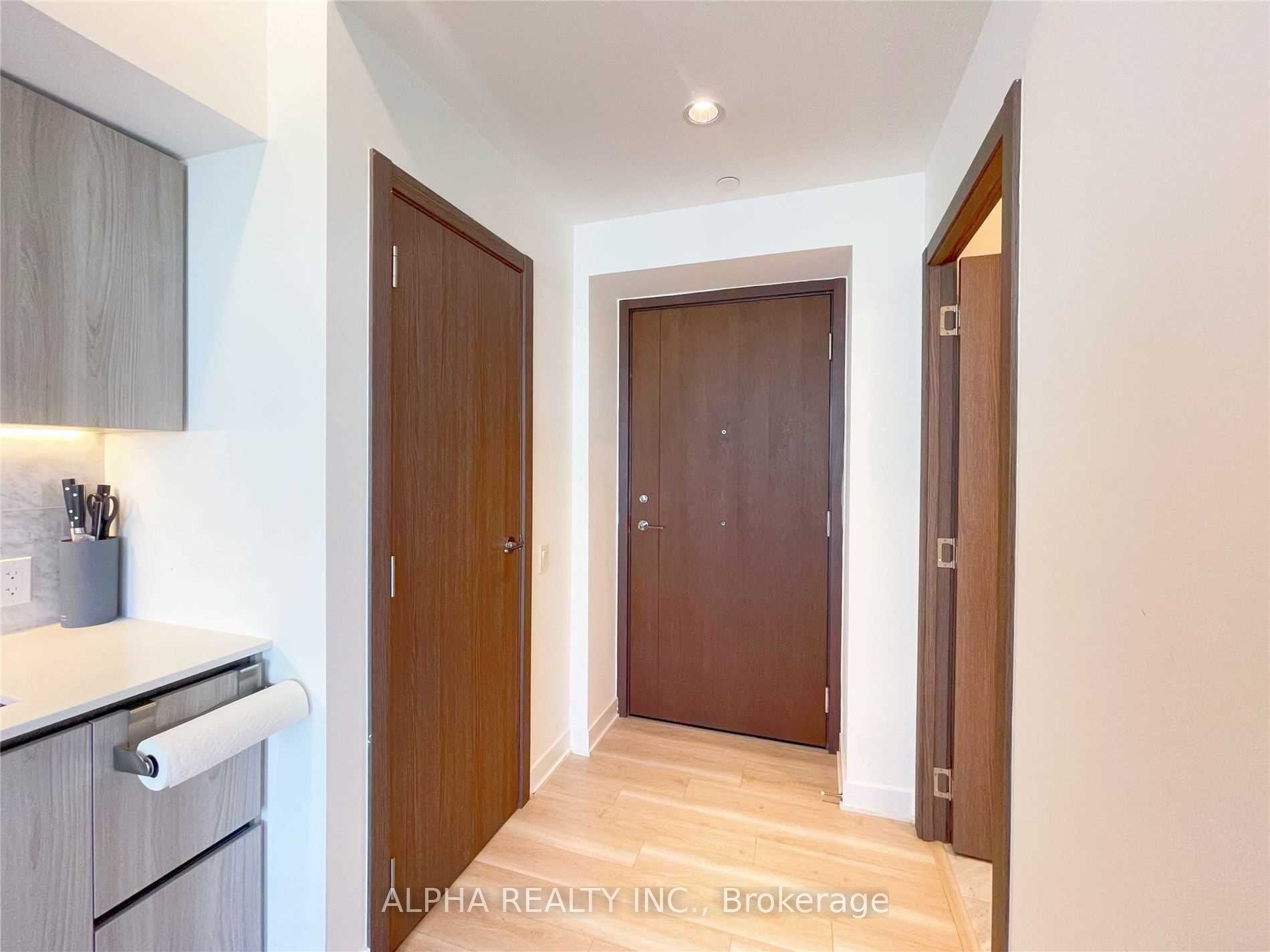 17 Bathurst Street 3107, Toronto, ON M5V 0N1 photo 2