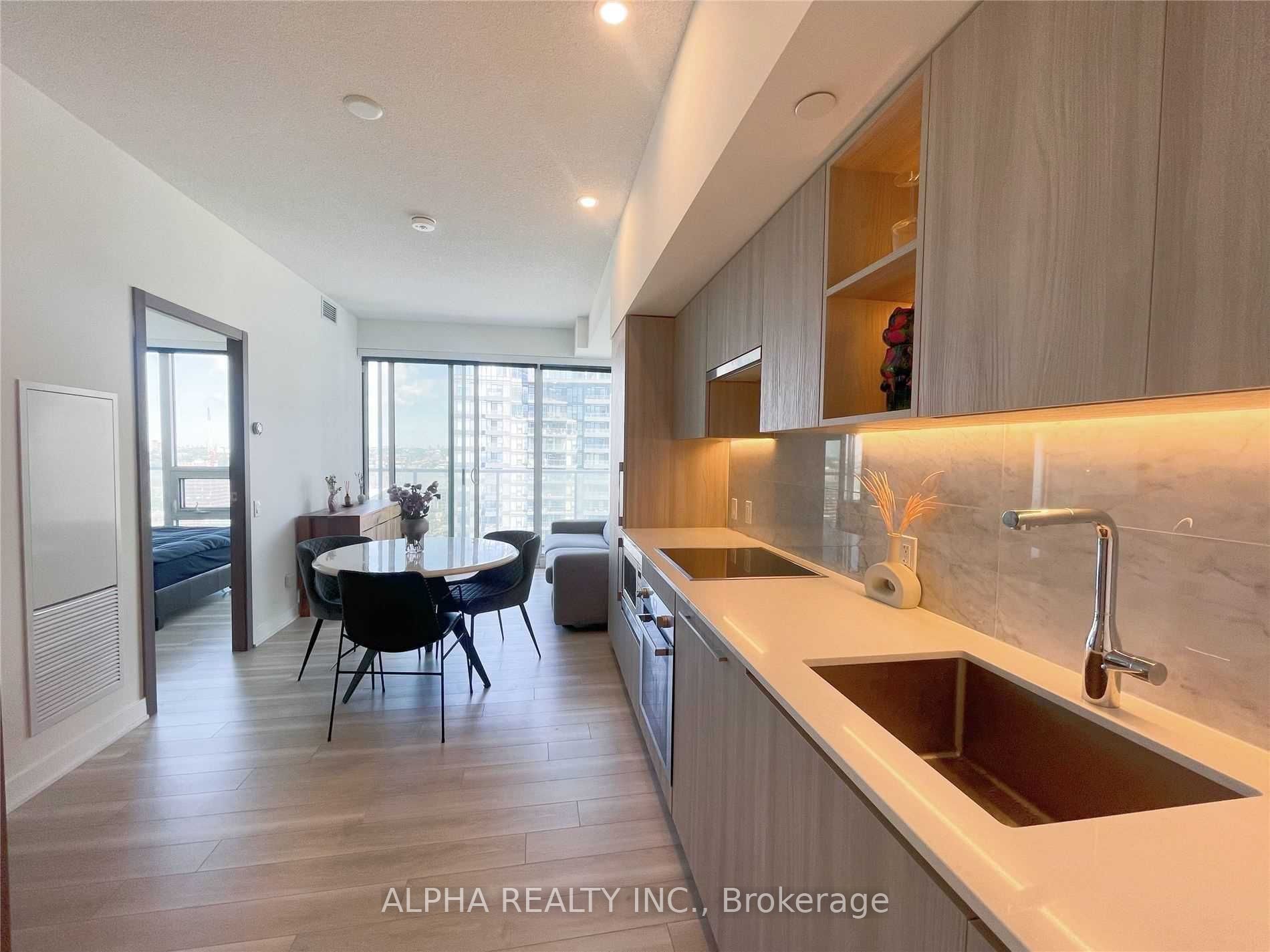 17 Bathurst Street 3107, Toronto, ON M5V 0N1 photo 3