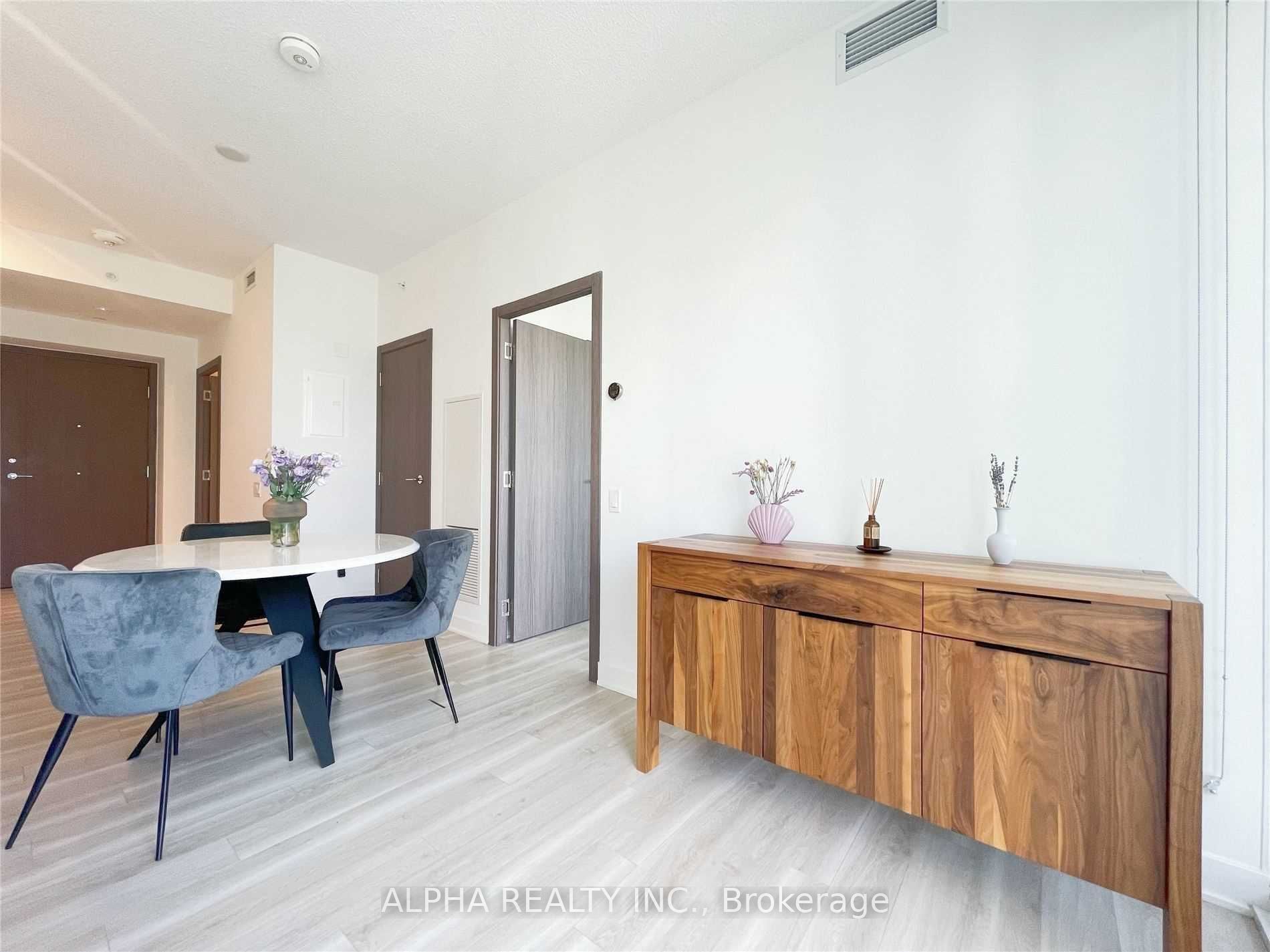 17 Bathurst Street 3107, Toronto, ON M5V 0N1 photo 5