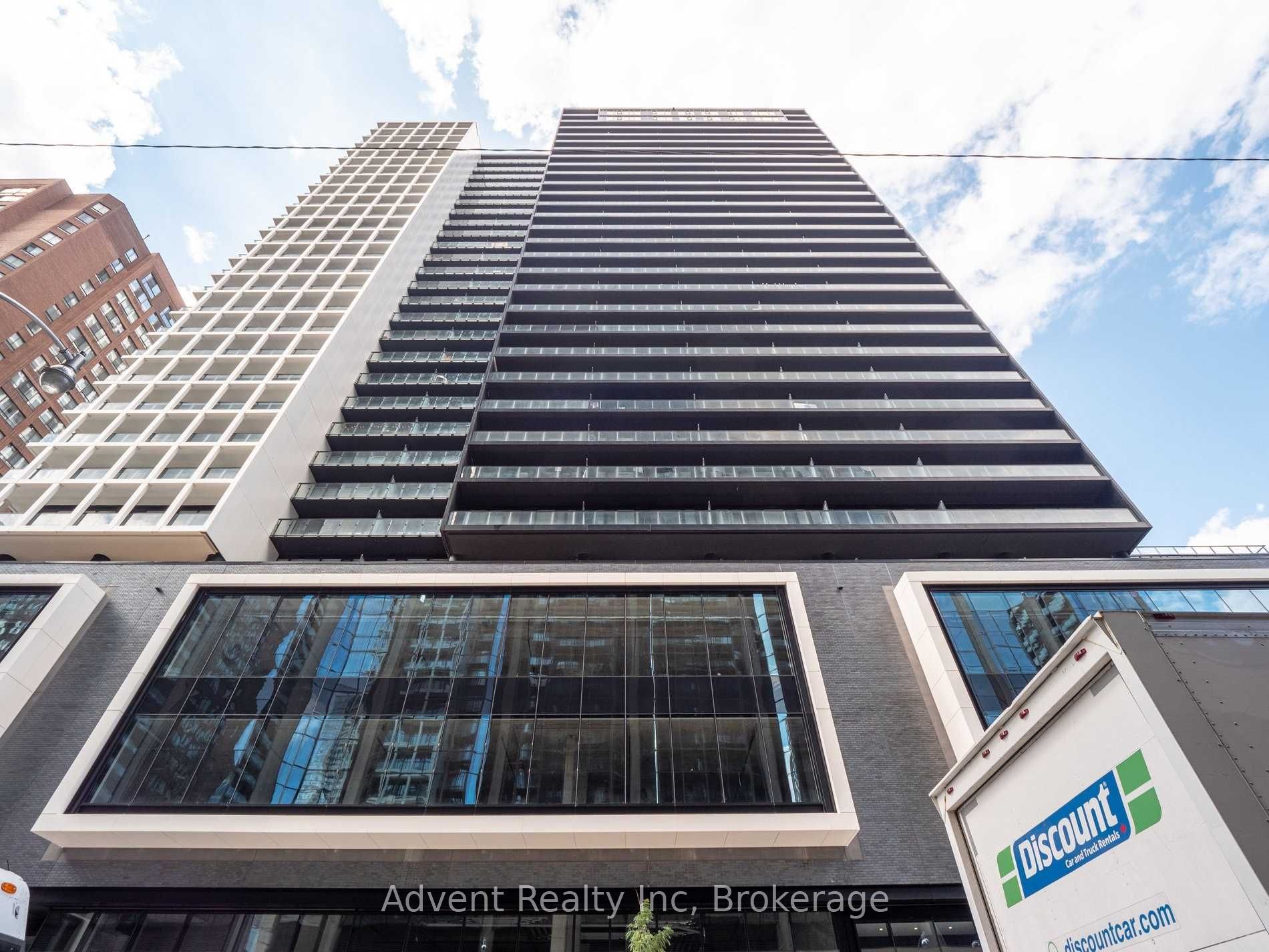 20 Edward Street 2720, Toronto, ON M5G 1C9