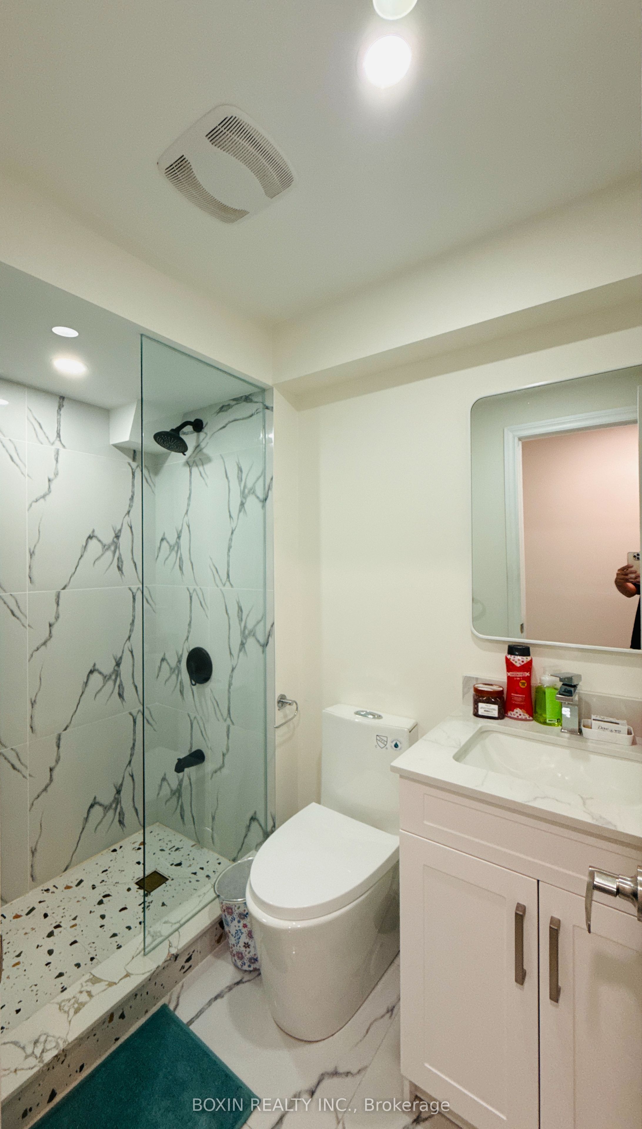 22 Queen Magdalene Place Basement Room 2, Toronto, ON M2H 0A6 photo 3