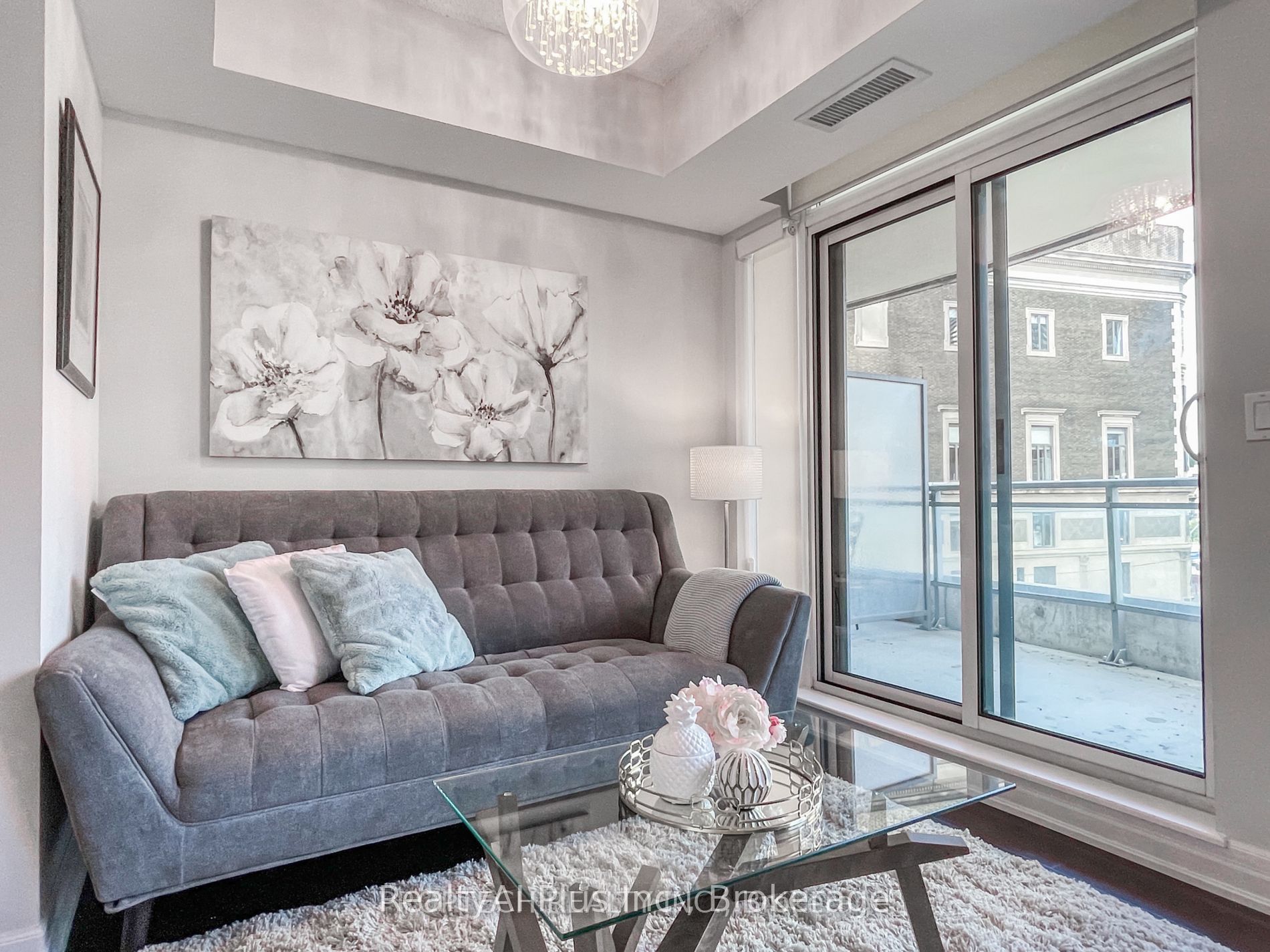 8 Scollard Street 403, Toronto, ON M5R 1M2 photo 3