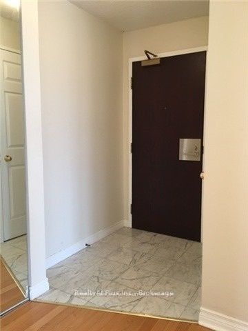 736 Bay Street 2210, Toronto, ON M5G 2M4