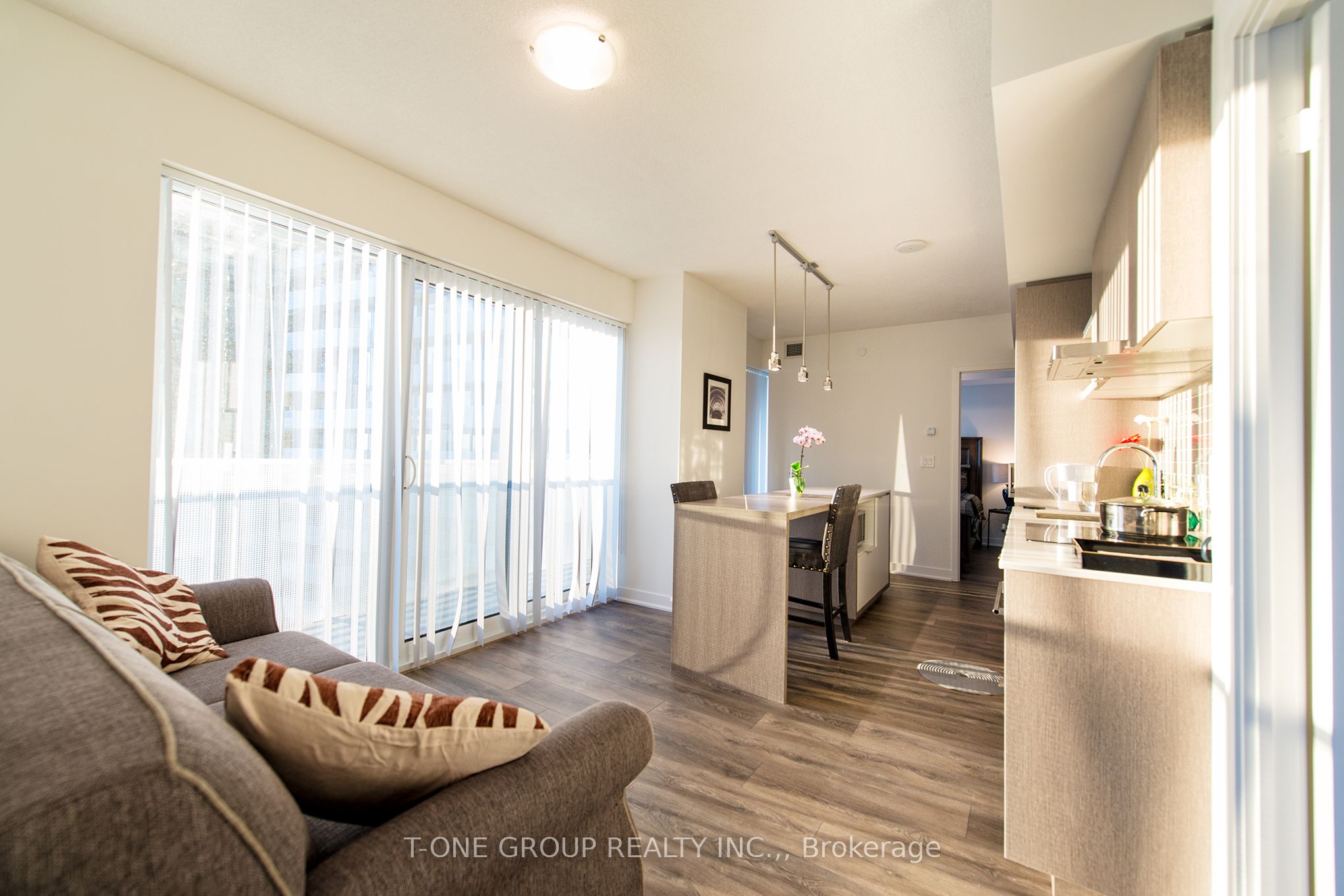 88 Harbour Street 2610, Toronto, ON M5J 1B7 photo 4