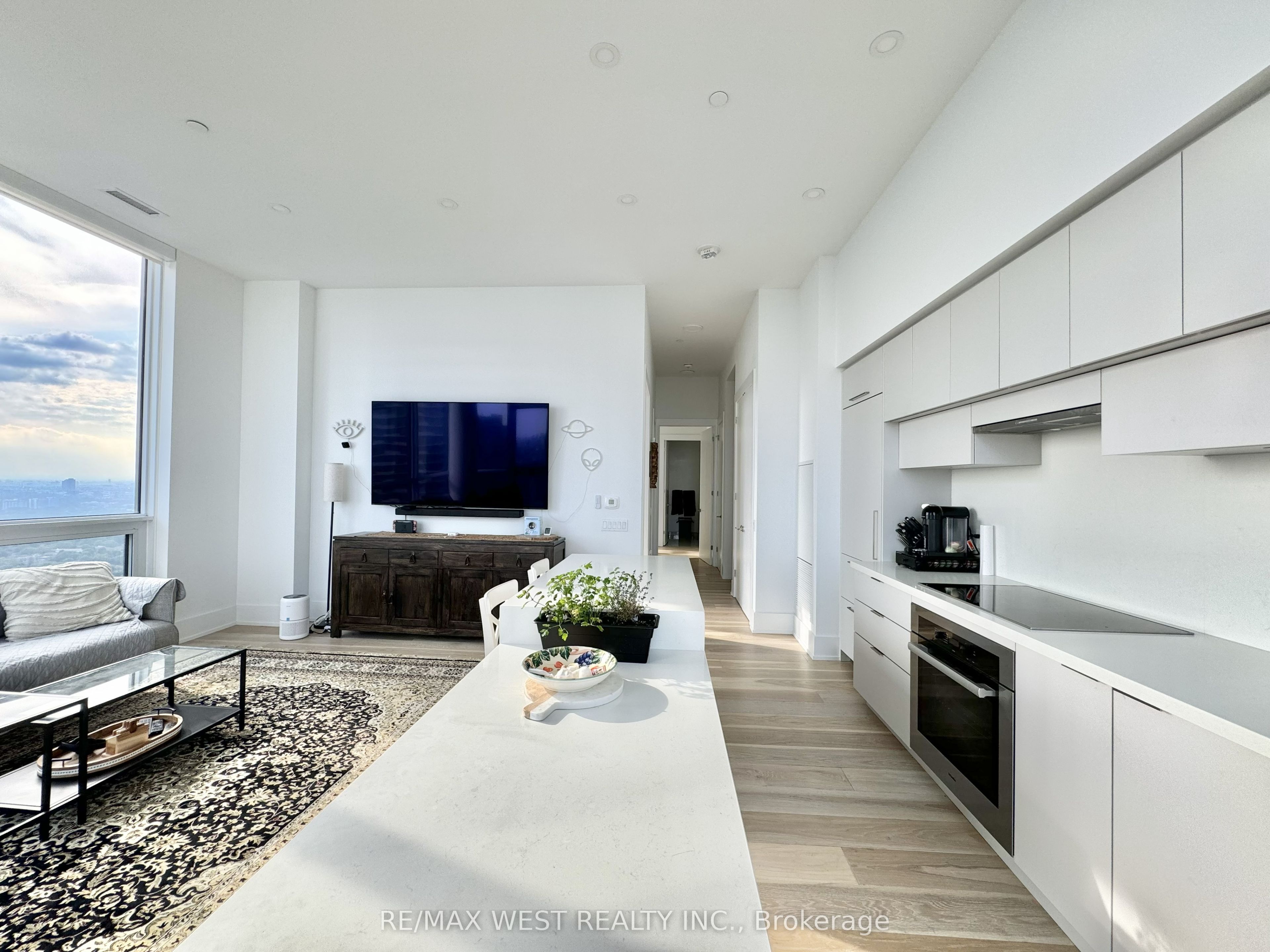 39 Roehampton Avenue 4603, Toronto, ON M4P 1P9 photo 5
