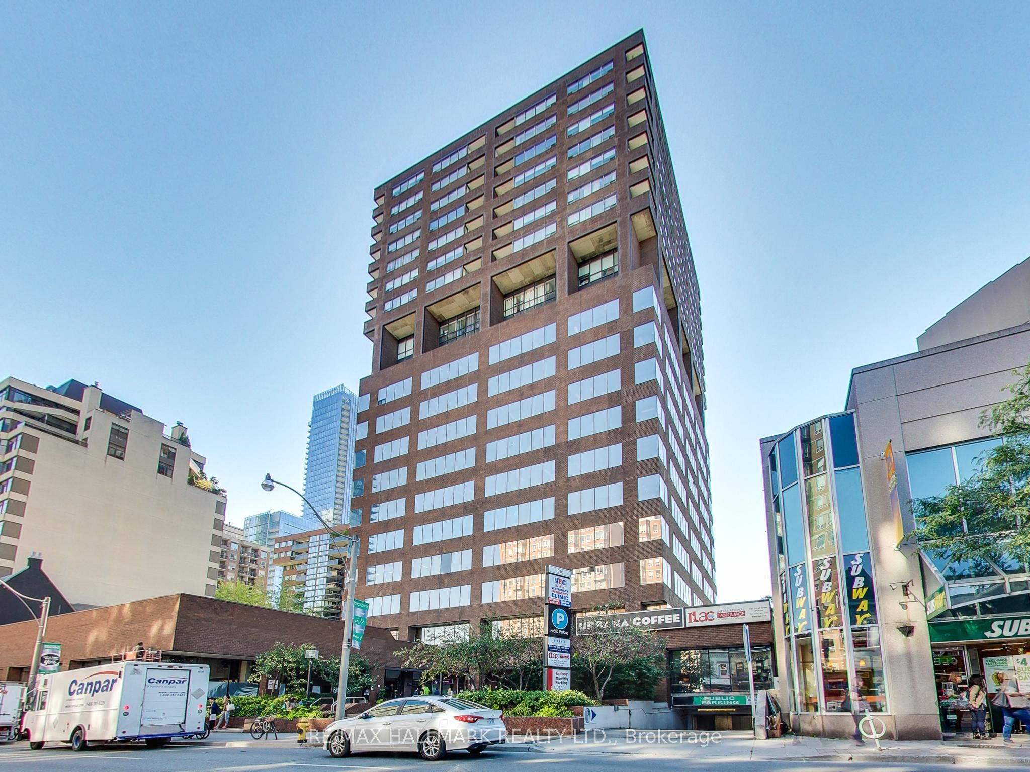 914 Yonge Street 1603, Toronto, ON M4W 3C8 photo 2