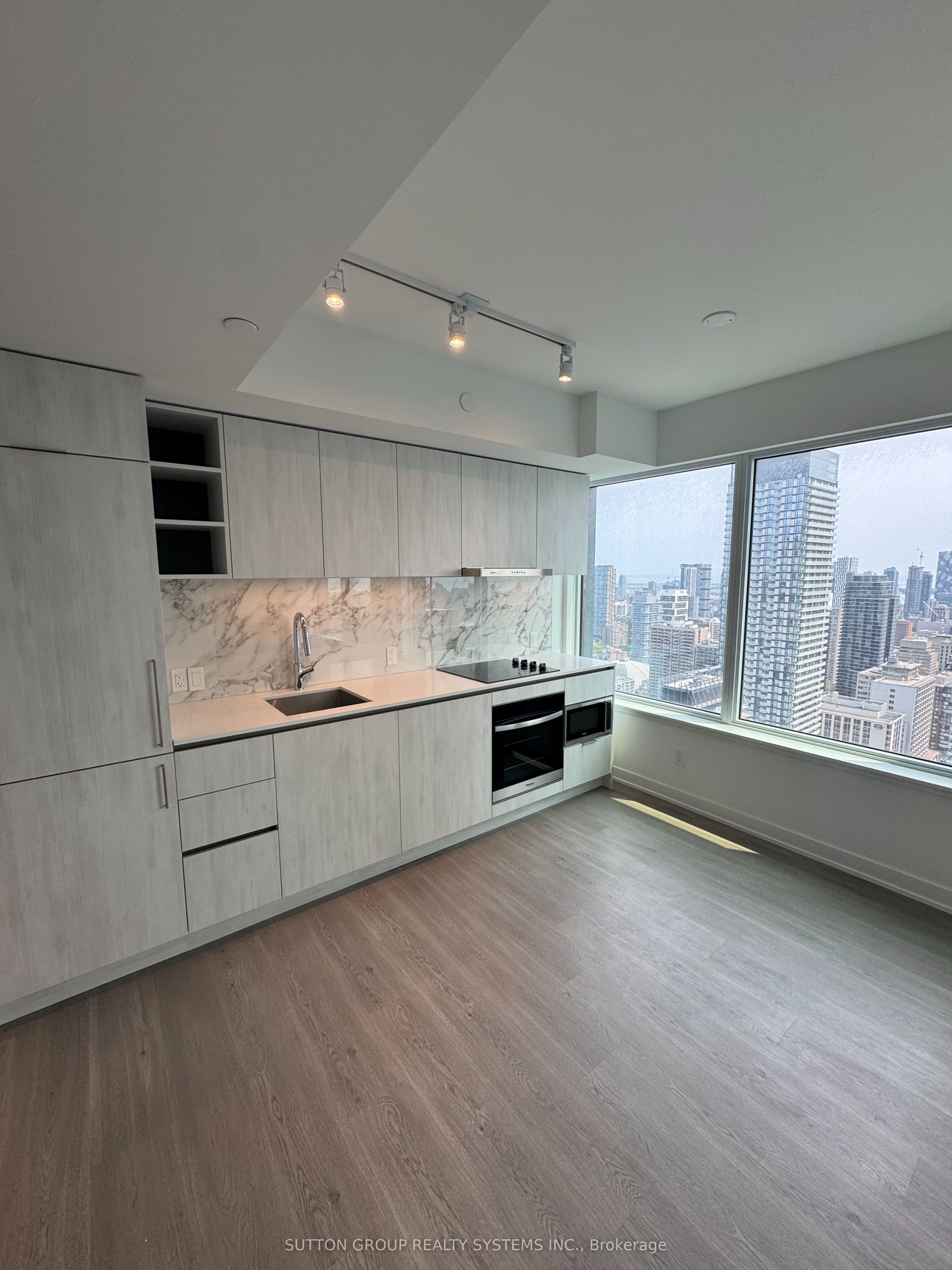 8 Wellesley Street W 4712, Toronto, ON M4Y 0J5 photo 4
