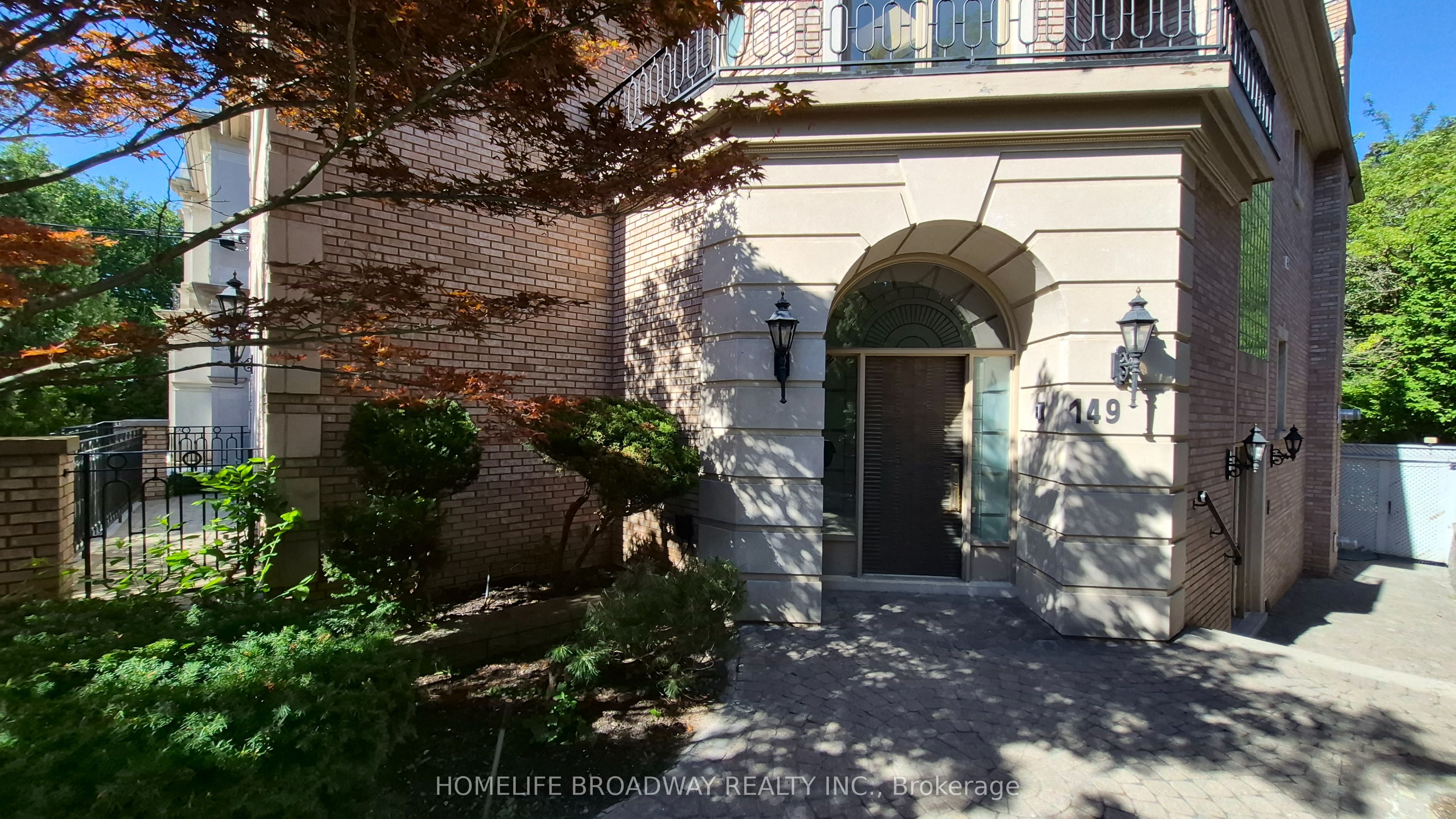 149 Dunvegan Road, Toronto, ON M5P 2N8