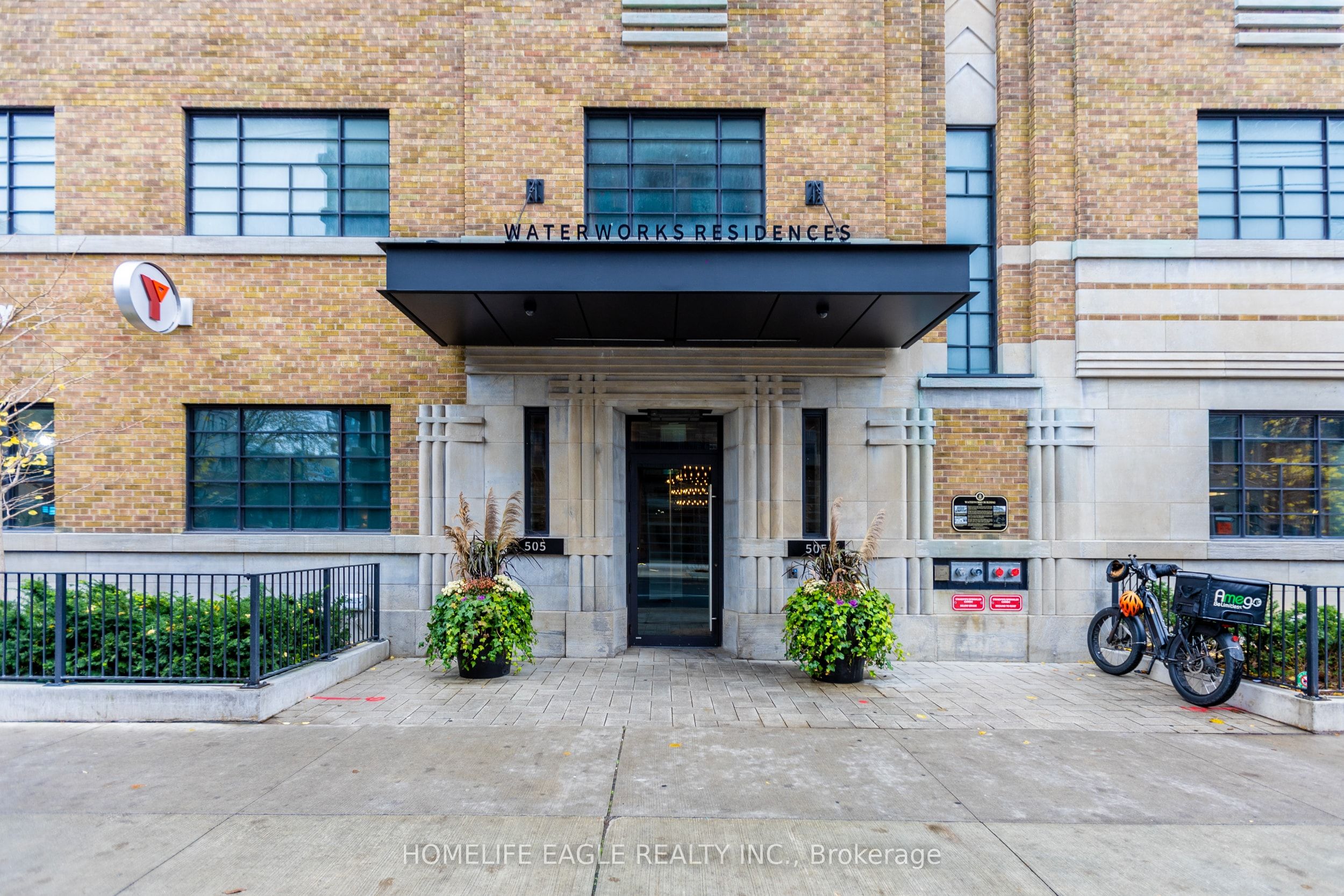 505 W Richmond Street 827, Toronto, ON M5V 1Y3
