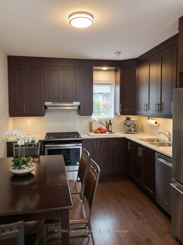 1568 Dundas Street W, Toronto, ON M6J 1X7 photo 3