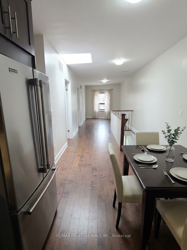 1568 Dundas Street W, Toronto, ON M6J 1X7 photo 4
