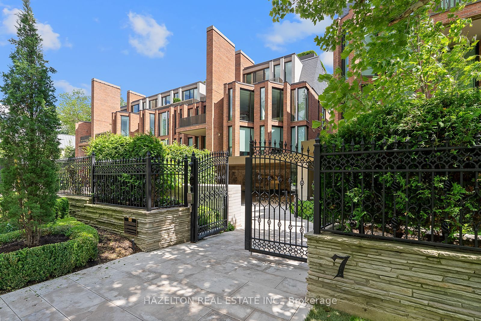 7 Dale Avenue 302, Toronto, ON M4W 1K2 photo 2