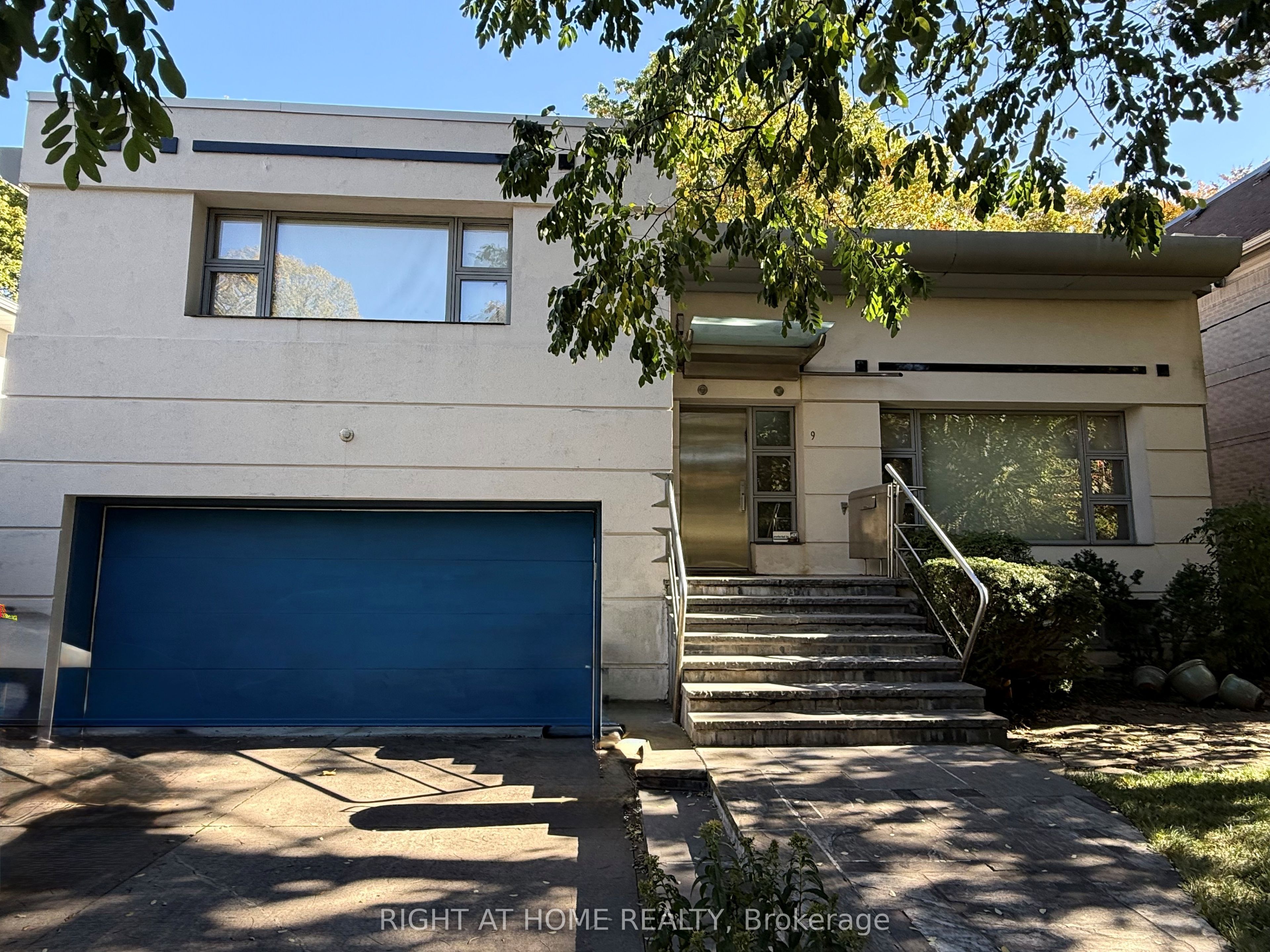 9 Saguenay Avenue, Toronto, ON M5N 2Y5