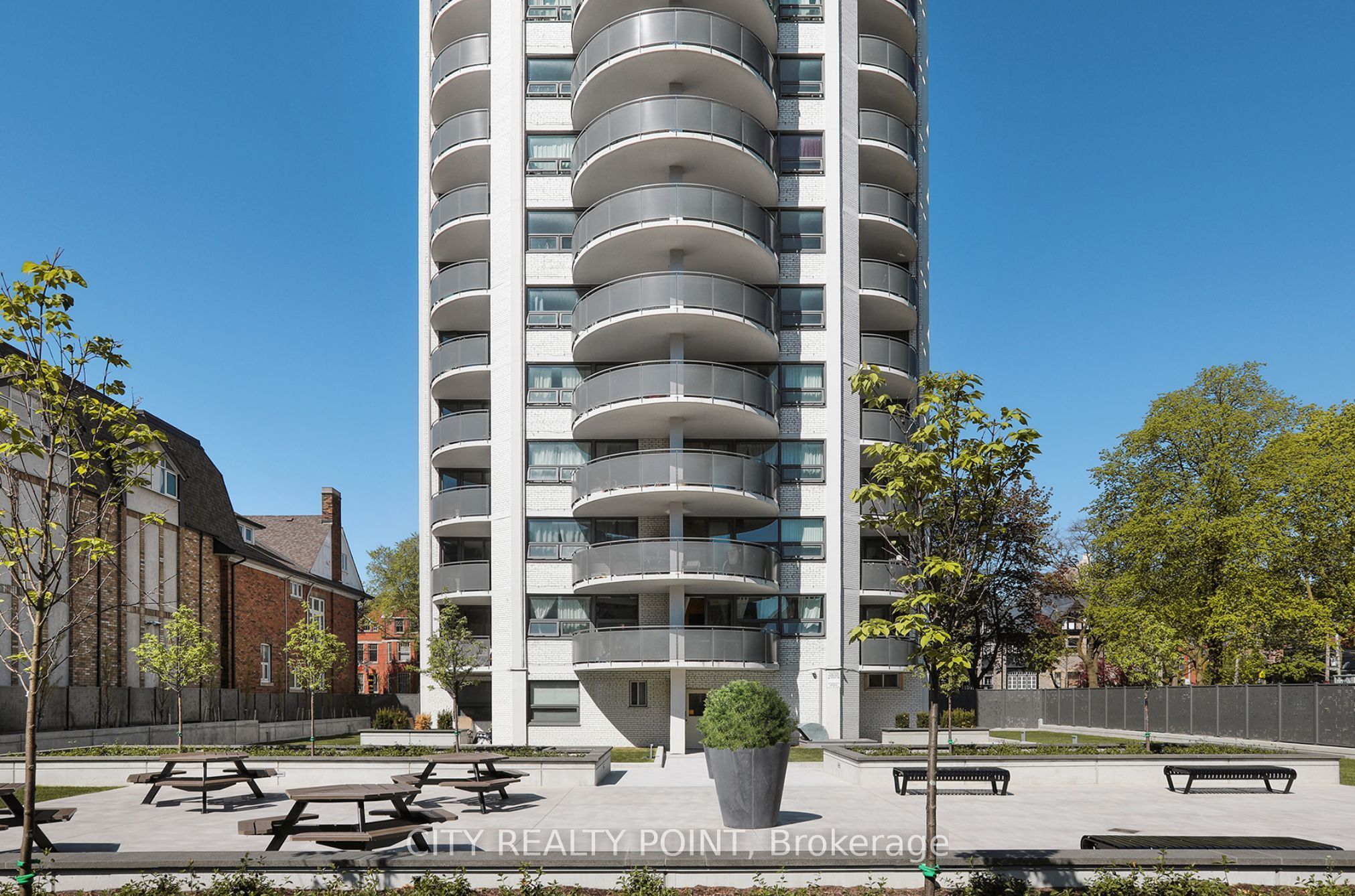485 Huron Street 204, Toronto, ON M5R 2R5