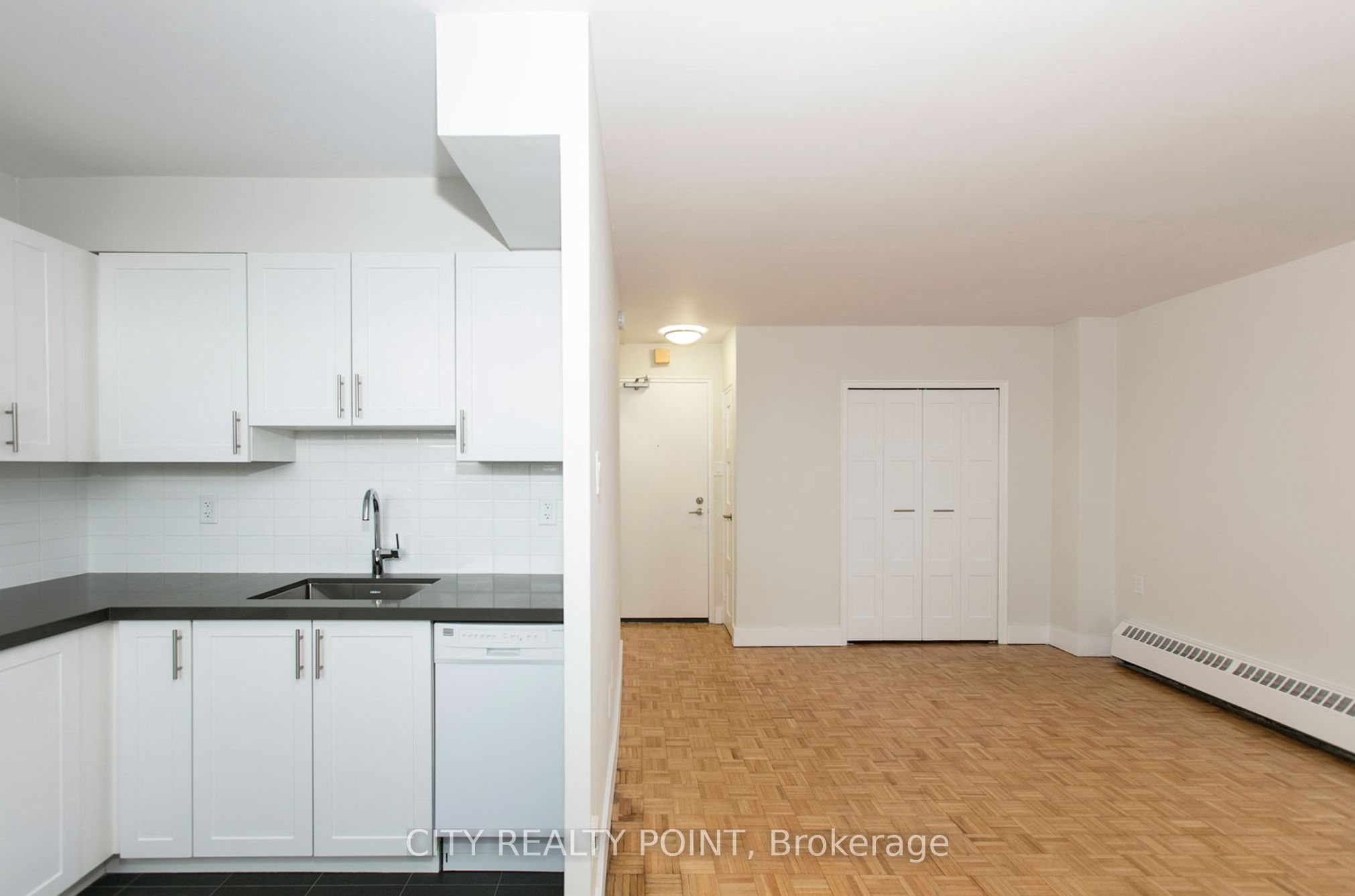 485 Huron Street 204, Toronto, ON M5R 2R5 photo 2