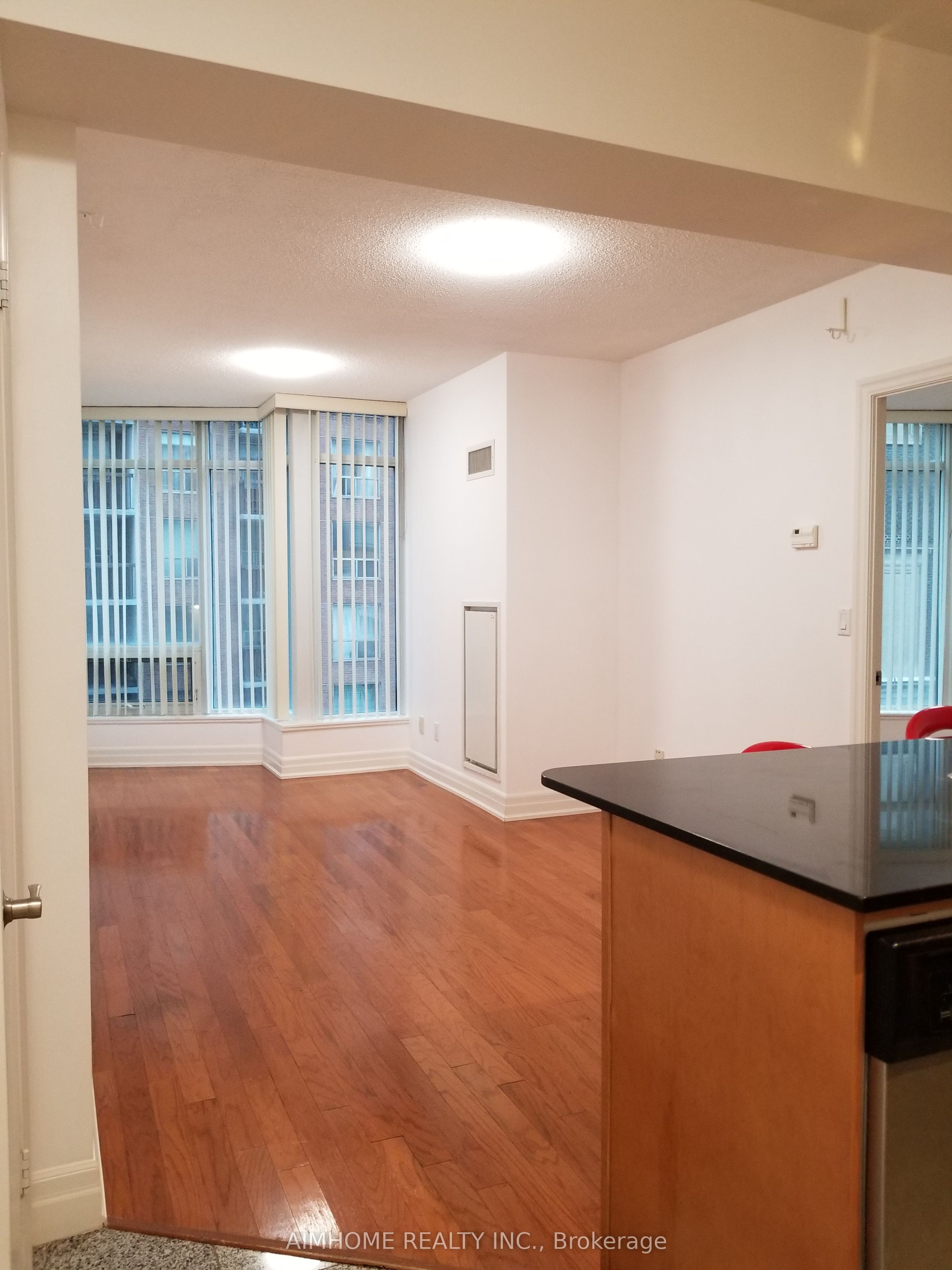 8 Scollard Street 402, Toronto, ON M5R 1M2 photo 4