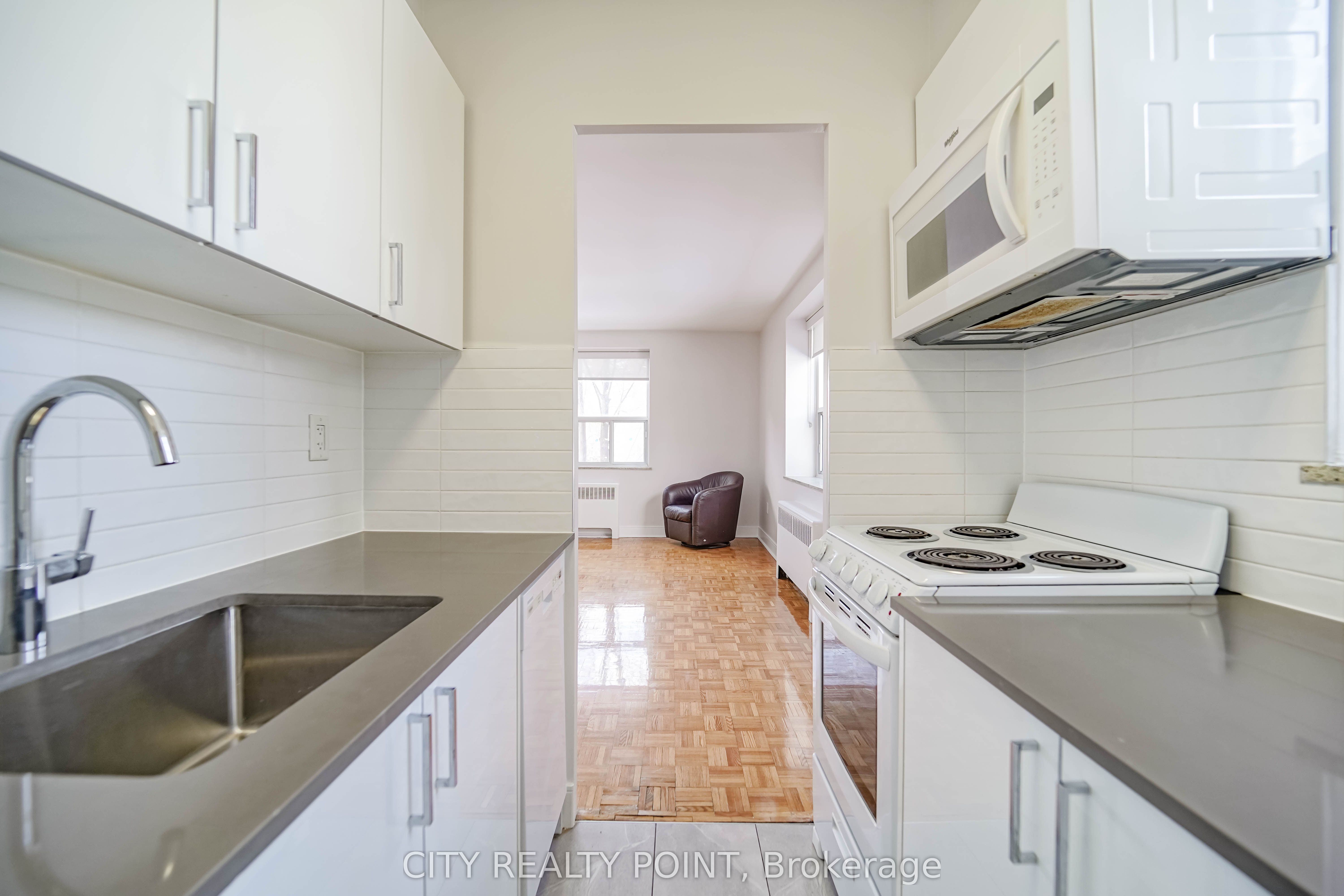 1291 Bayview Avenue N 102, Toronto, ON M4G 2Z9