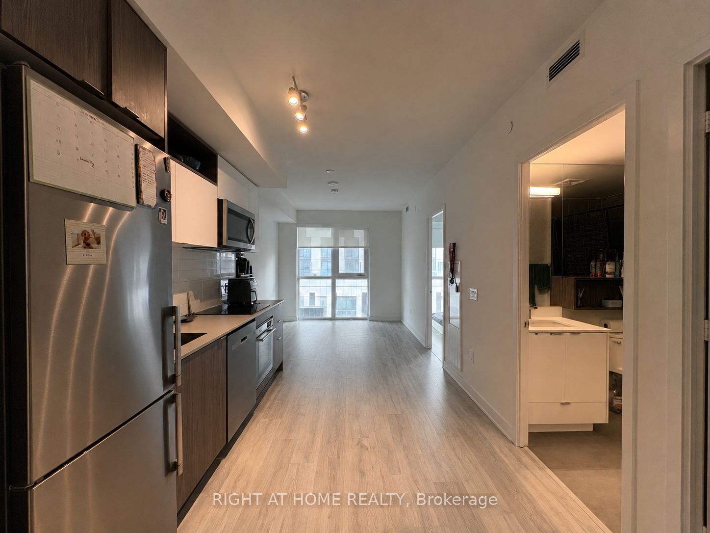 100 Dalhousie Street 611, Toronto, ON M5B 0C7 photo 3