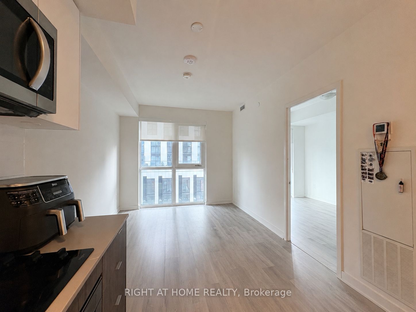100 Dalhousie Street 611, Toronto, ON M5B 0C7 photo 5