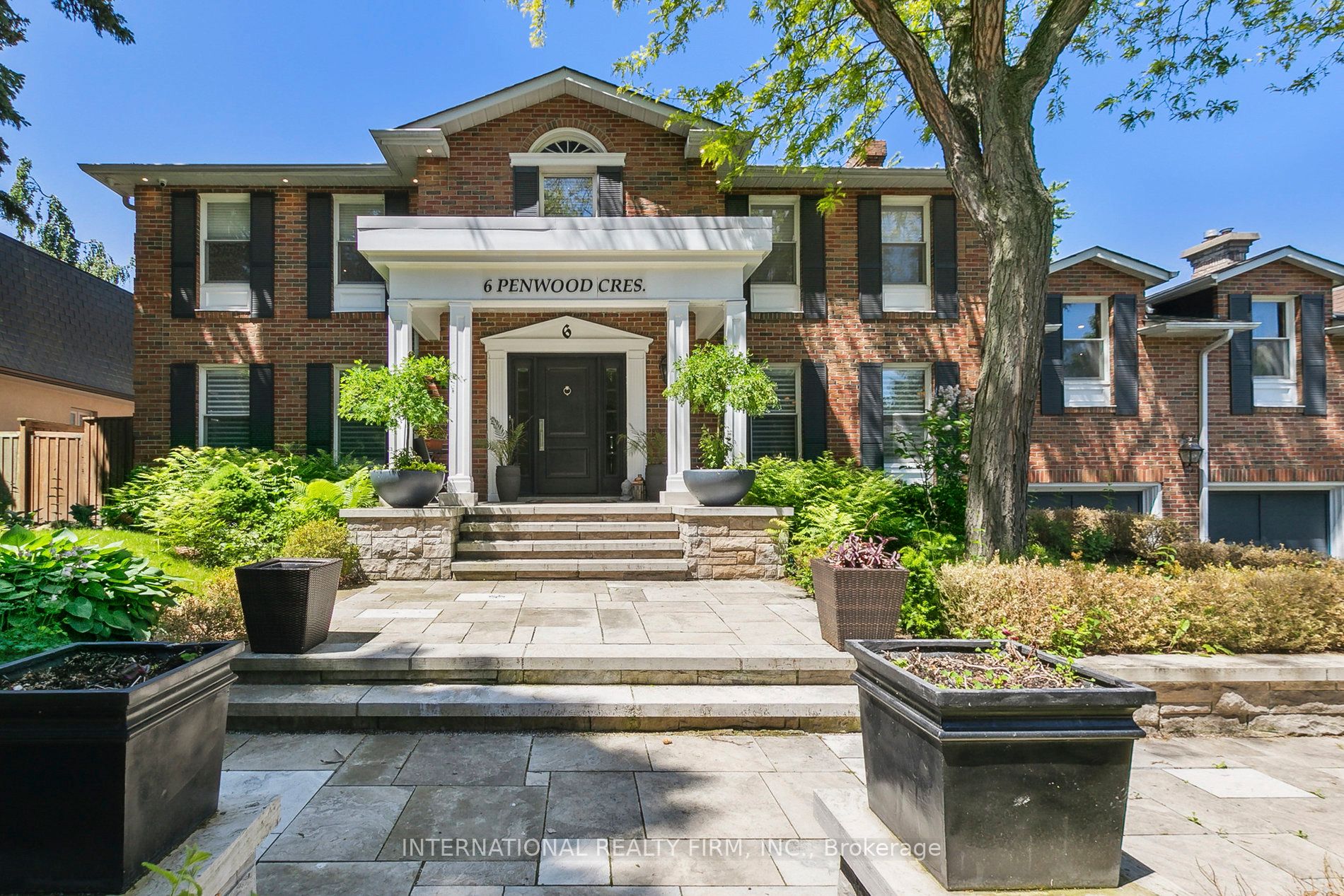 6 Penwood Crescent, Toronto, ON M3B 2B9